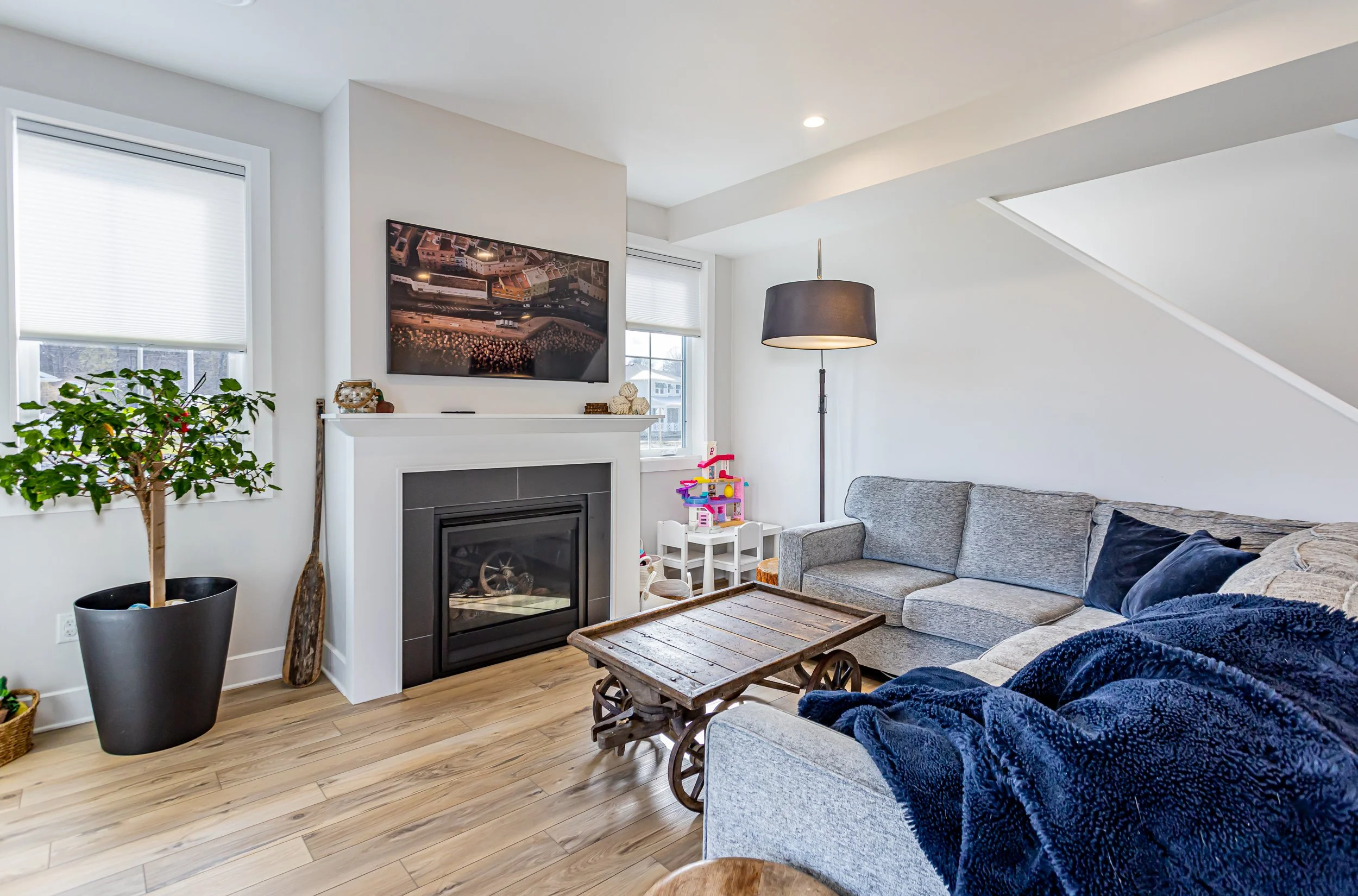 420 Breakwater Blvd-11.jpg