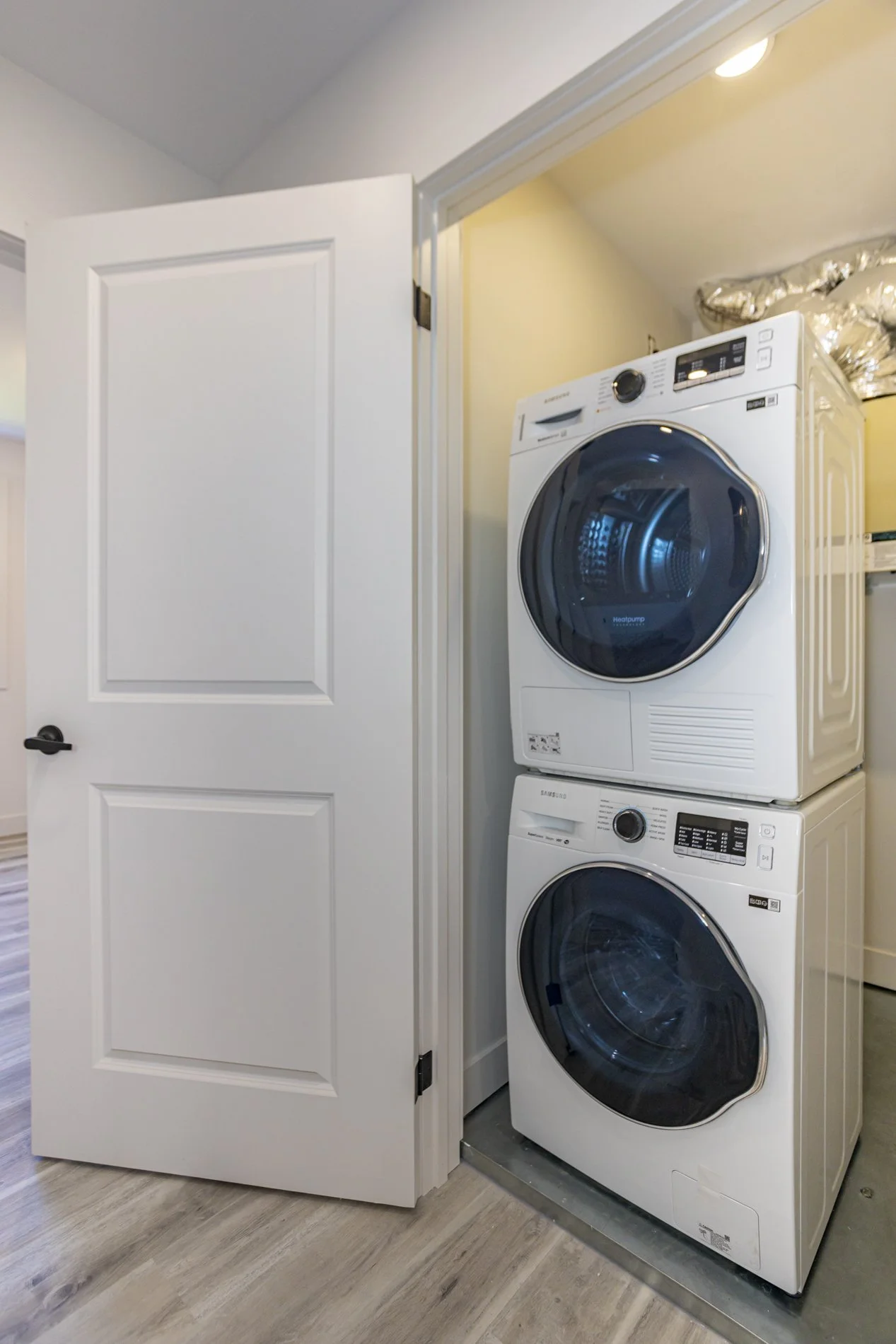 285 William St - Unit 4_14.JPG