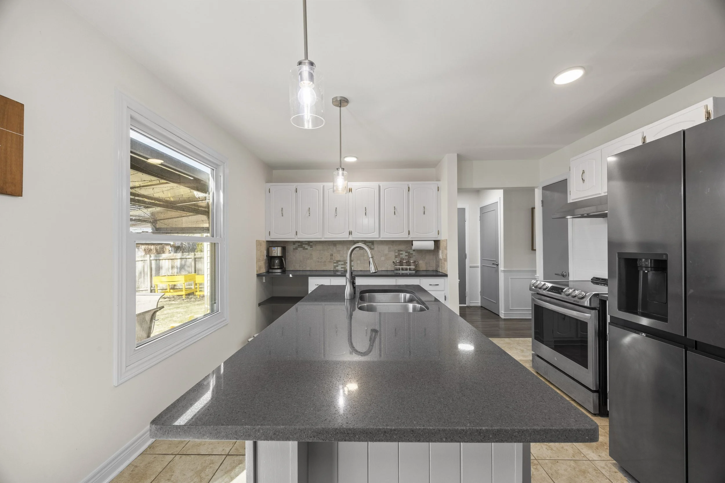 931 Farnham Rd -17.JPG