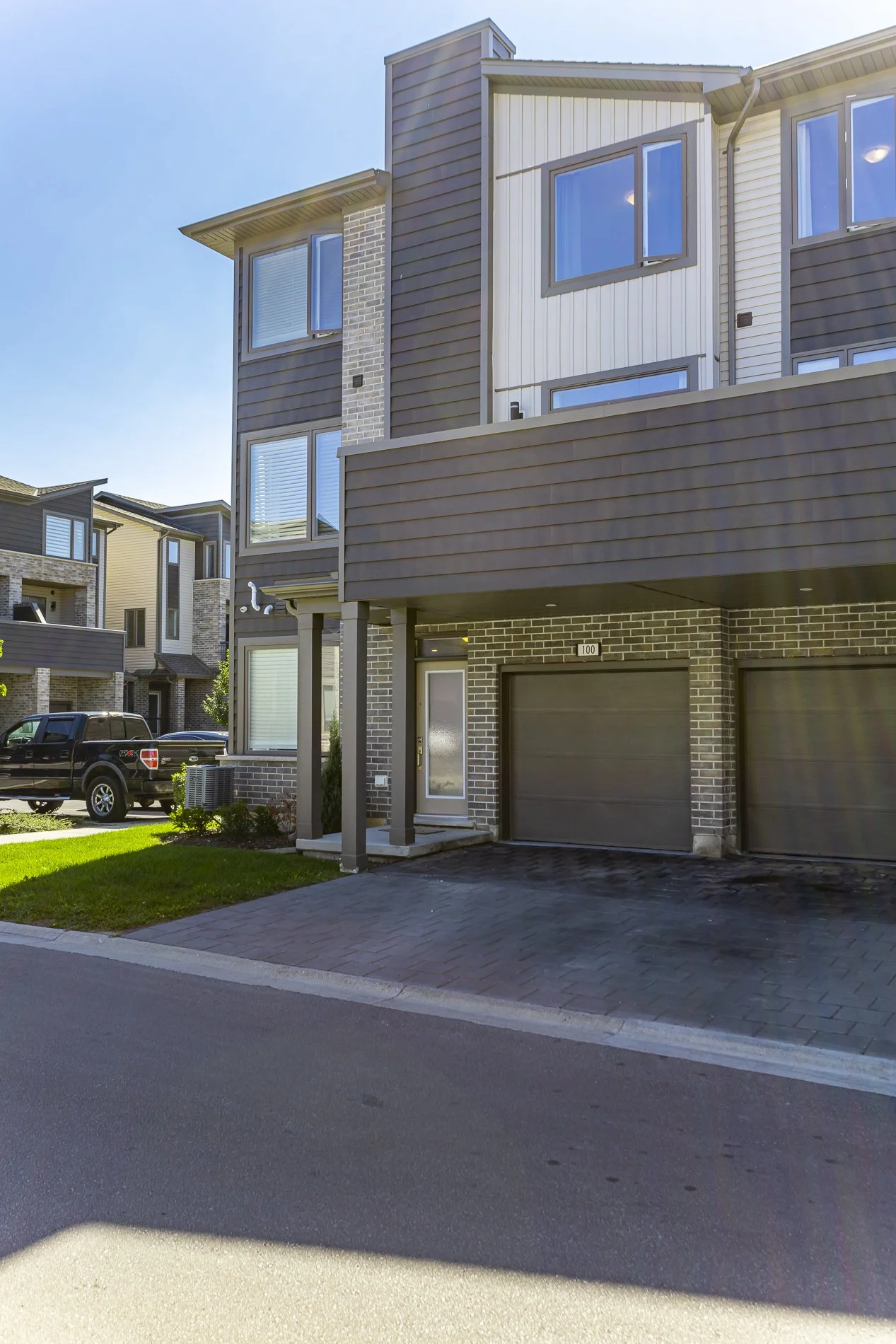100-1960 Dalmagarry Rd_05.jpg