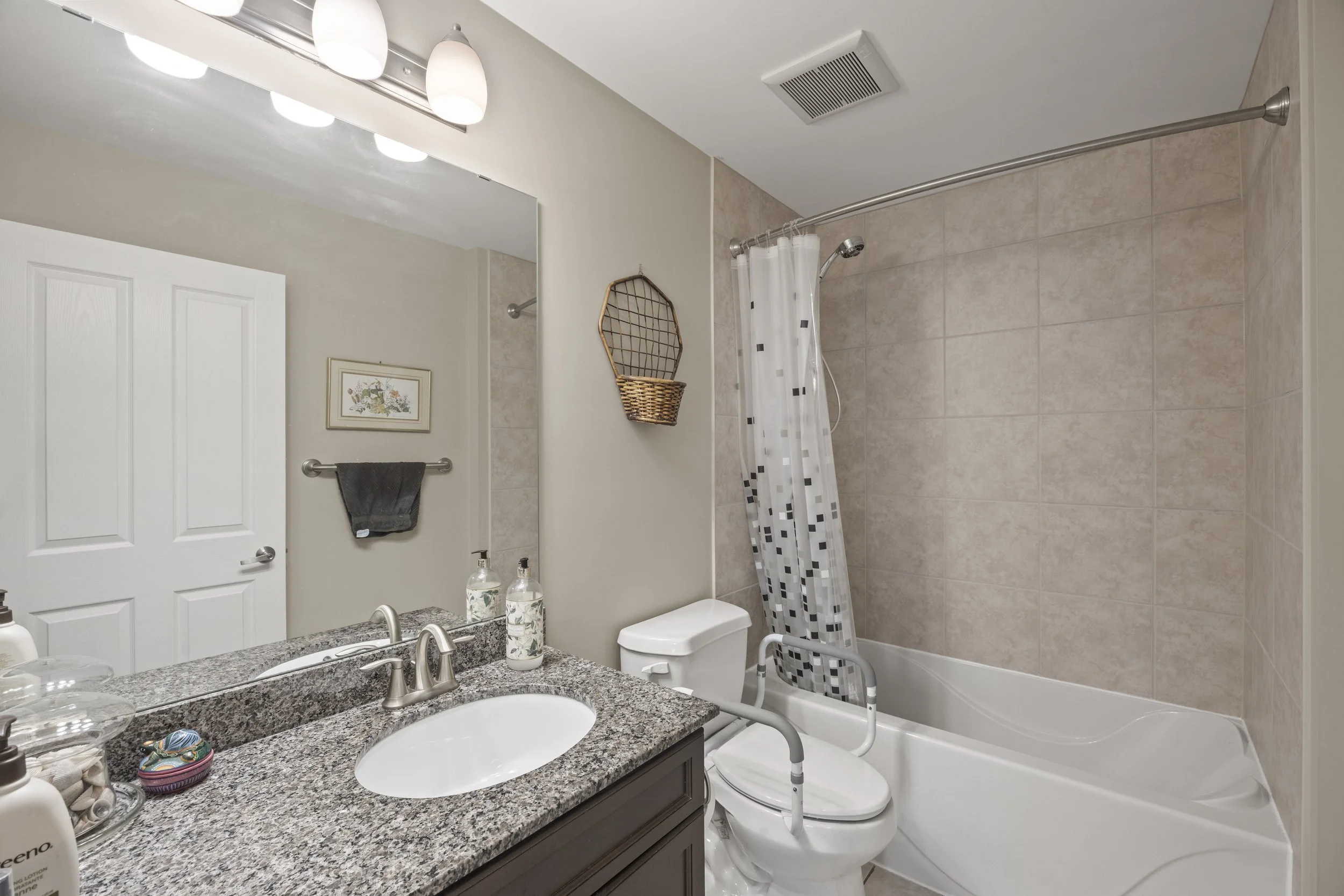 406-1030 Coronation Dr -32.JPG