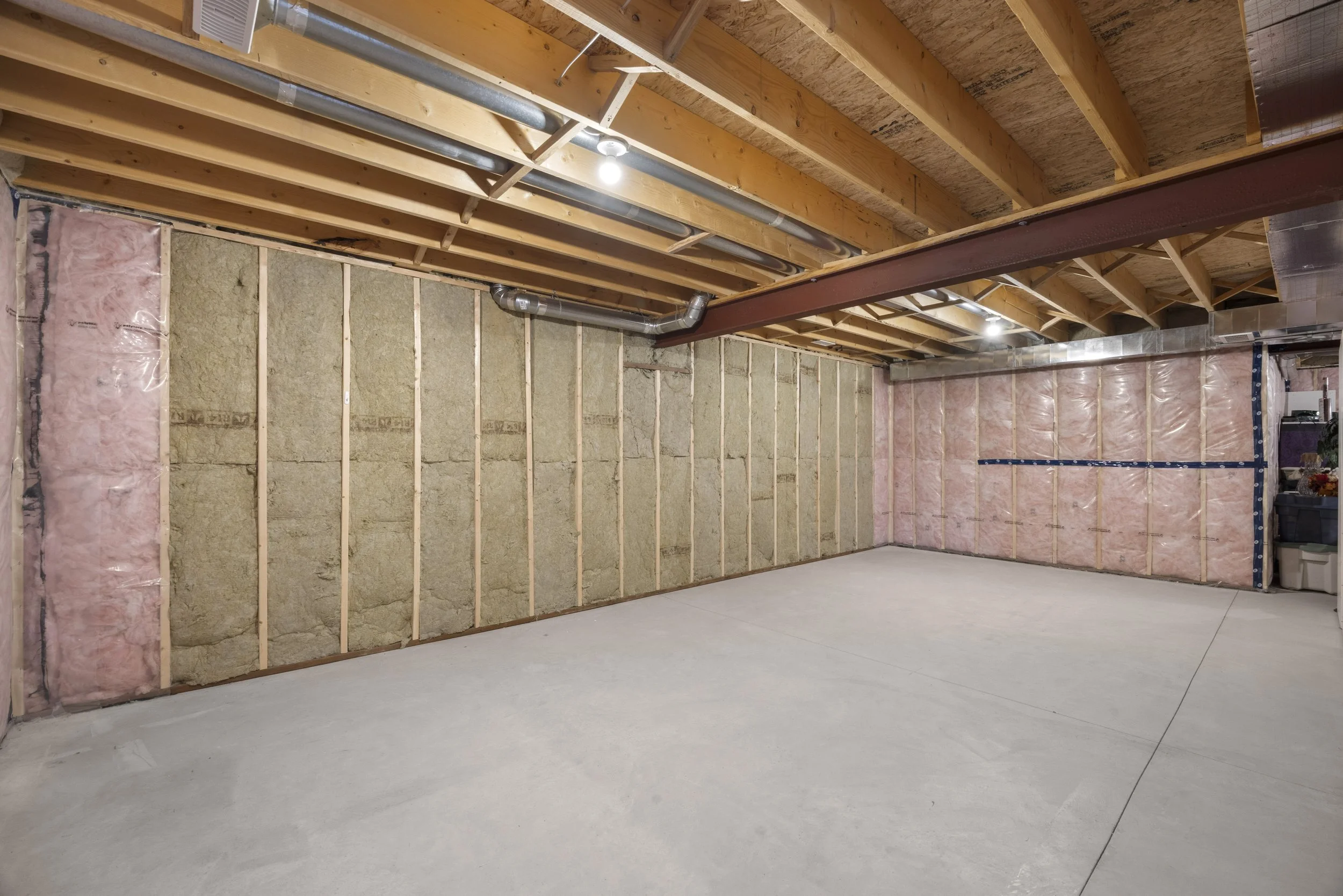 100 Rowe Ave -31.JPG