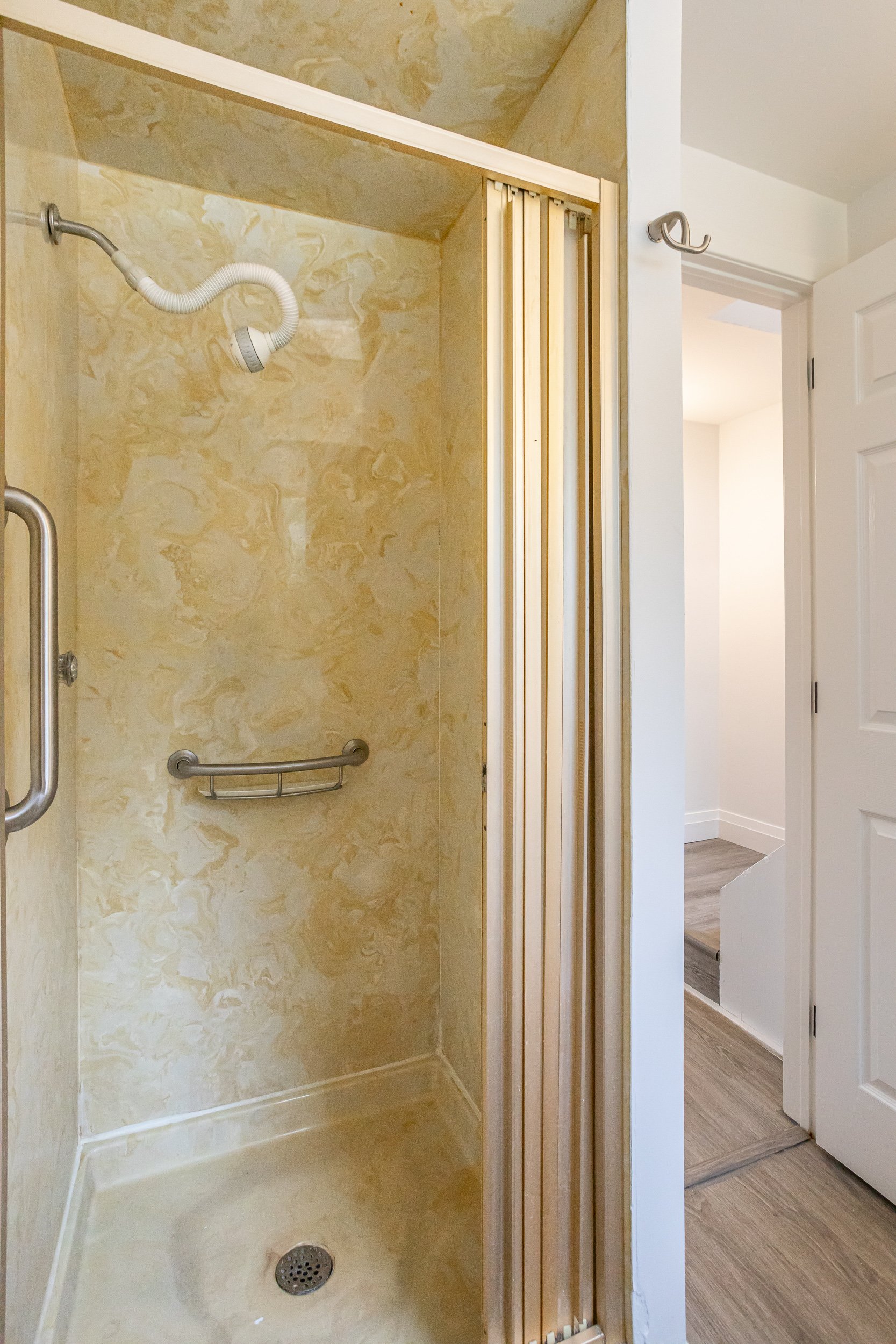 278 Grand View Ave-32.jpg