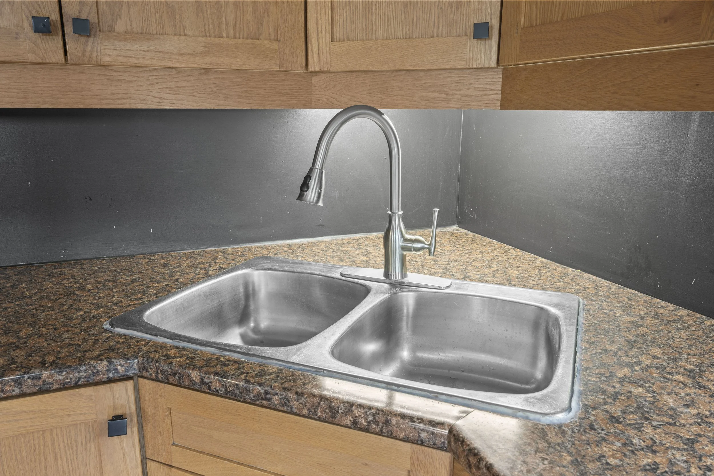 258 Upper Queen St -12.JPG