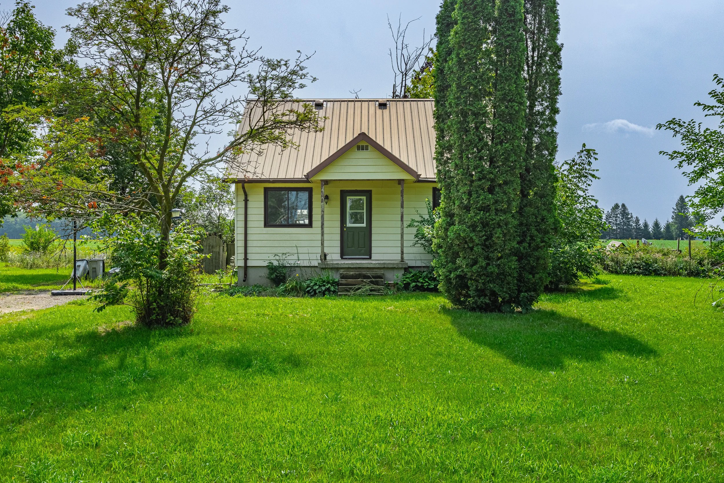 10207 Ivan Dr -02.jpg