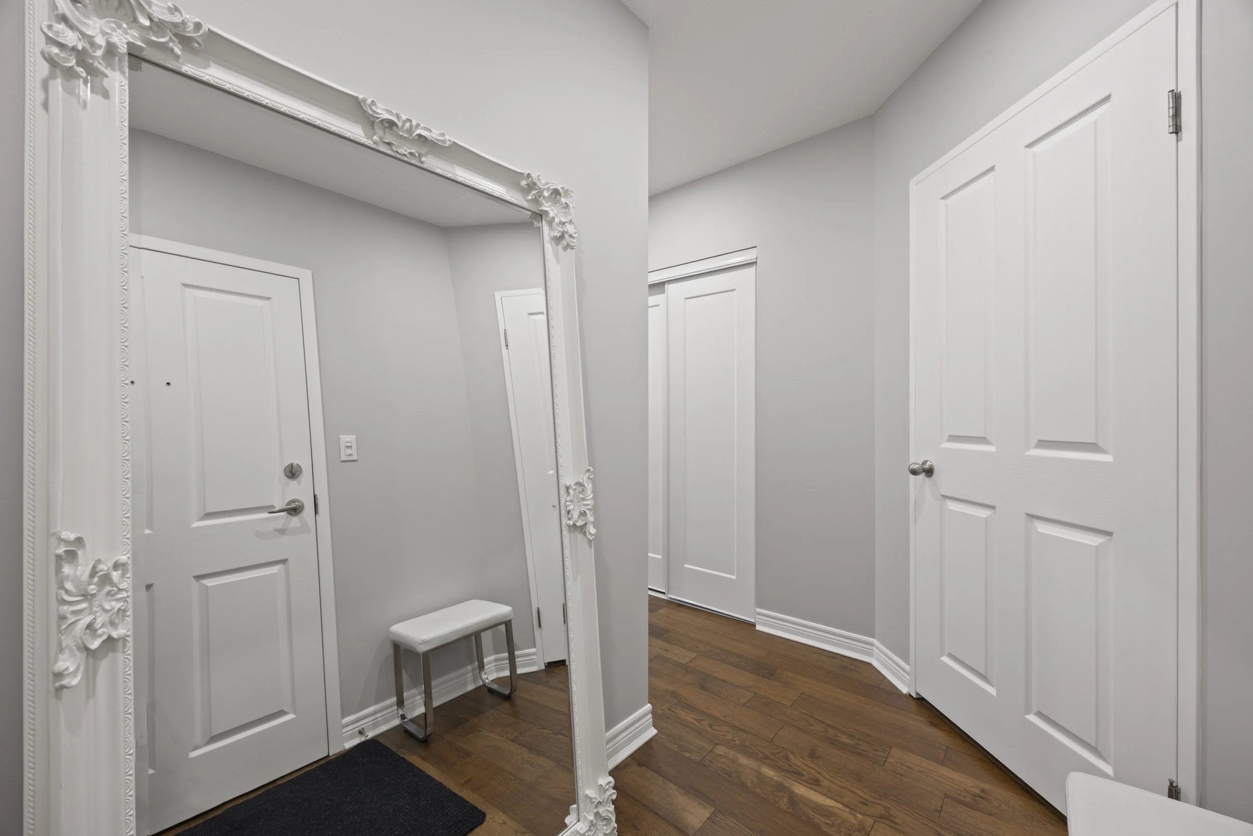 1104-353 Commissioners Rd W -07.JPG