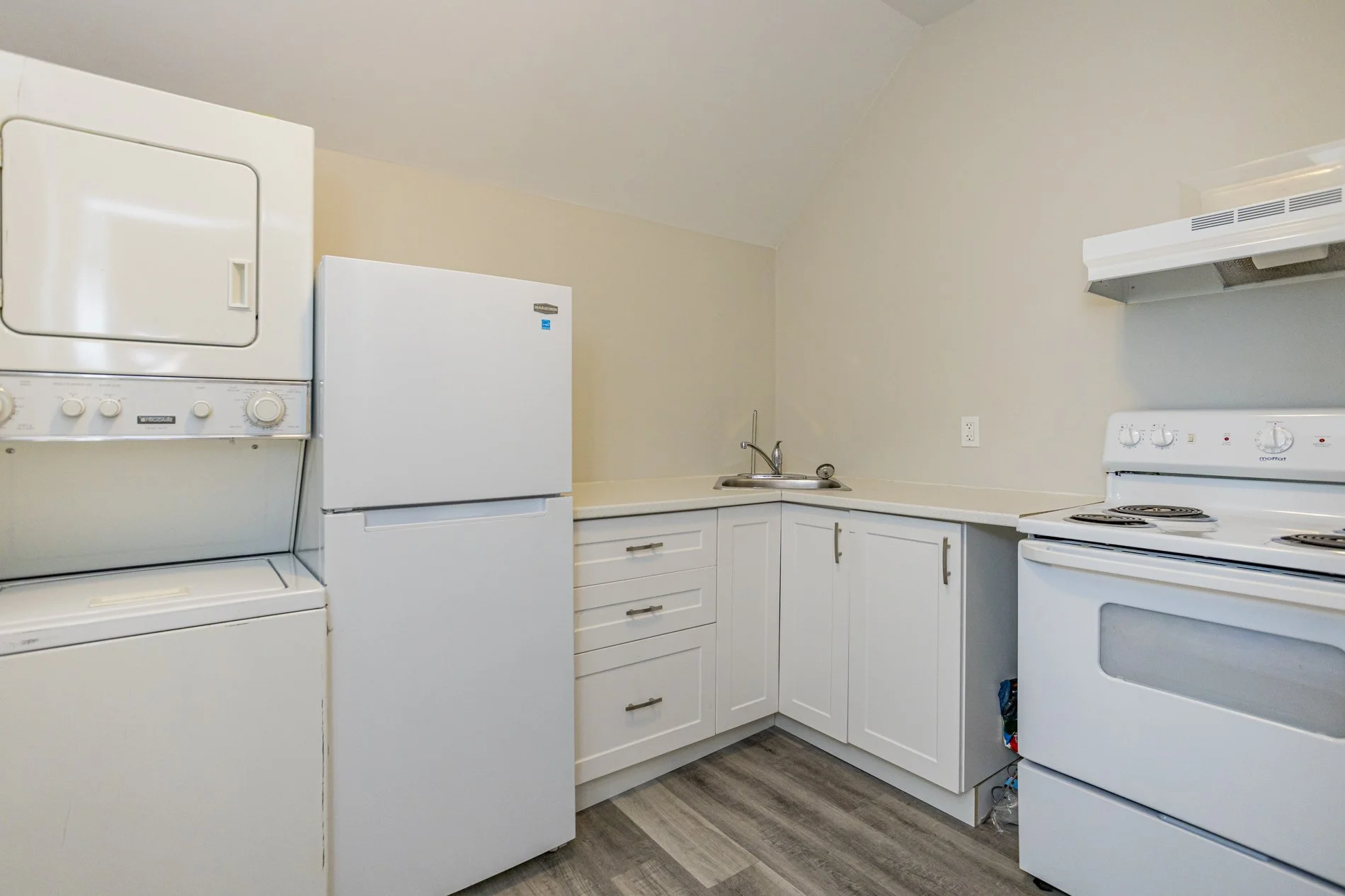 621 Dufferin Ave_25.JPG