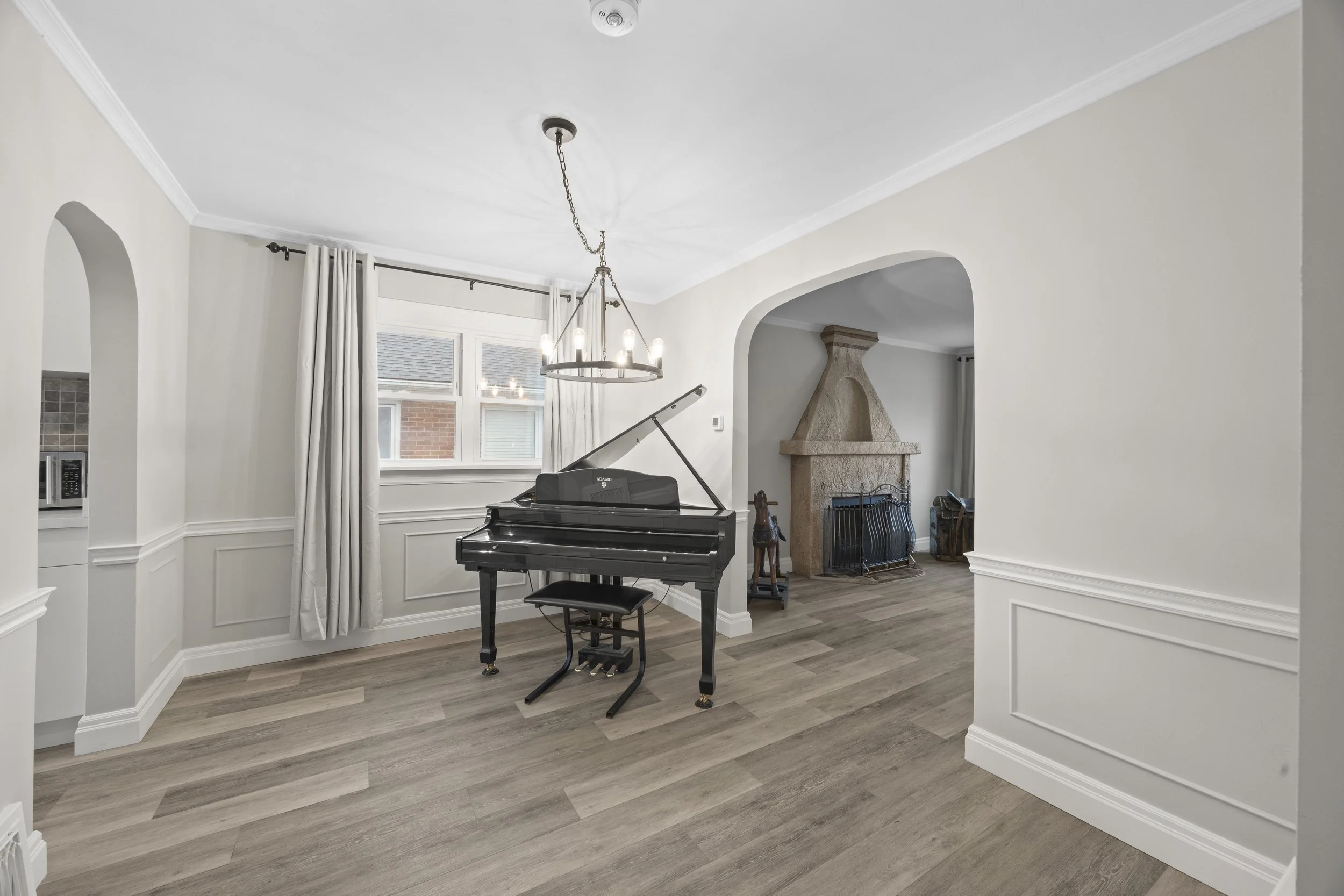 1326 Brydges St -12.JPG