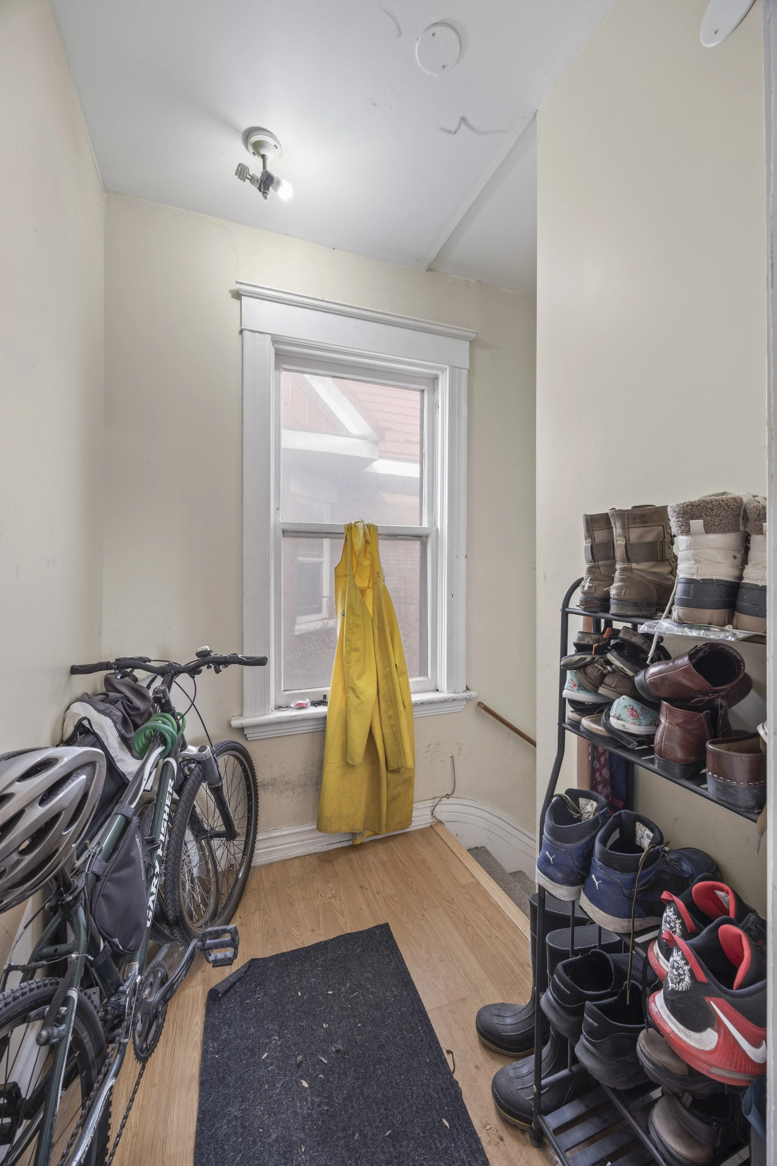 551 Adealide St North -21.JPG