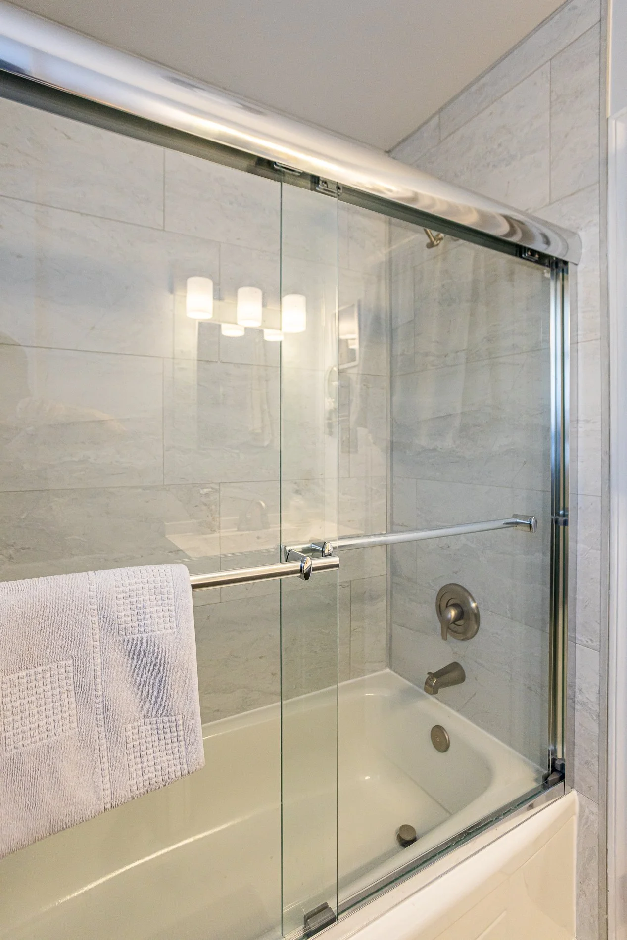 657 Creston Ave-22.jpg