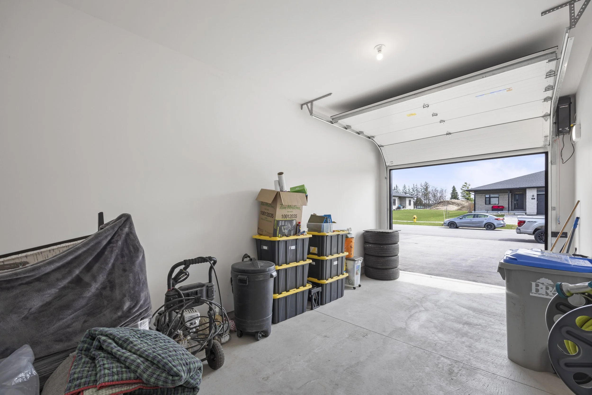 100 Rowe Ave -33.JPG