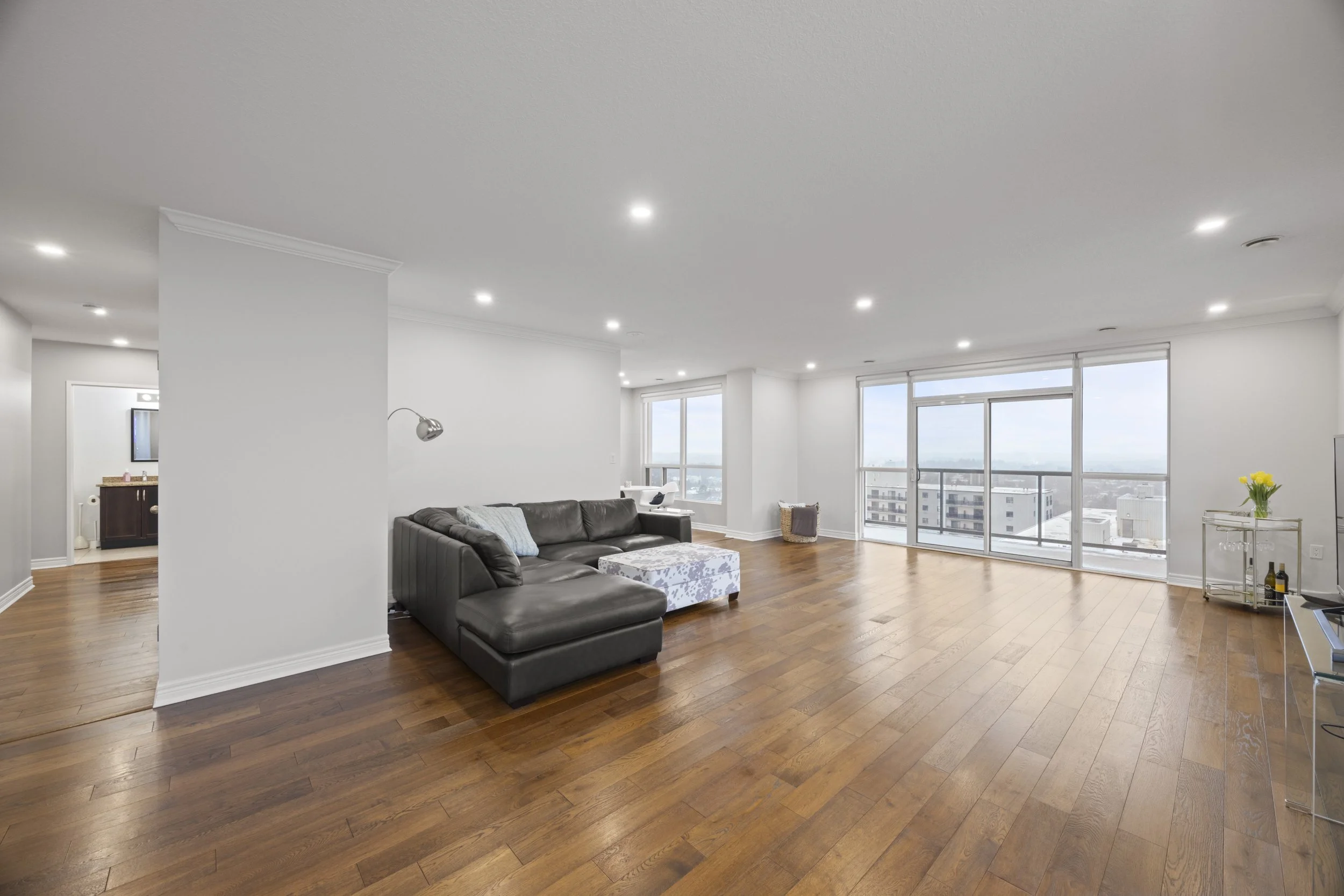 1104-353 Commissioners Rd W -11.JPG