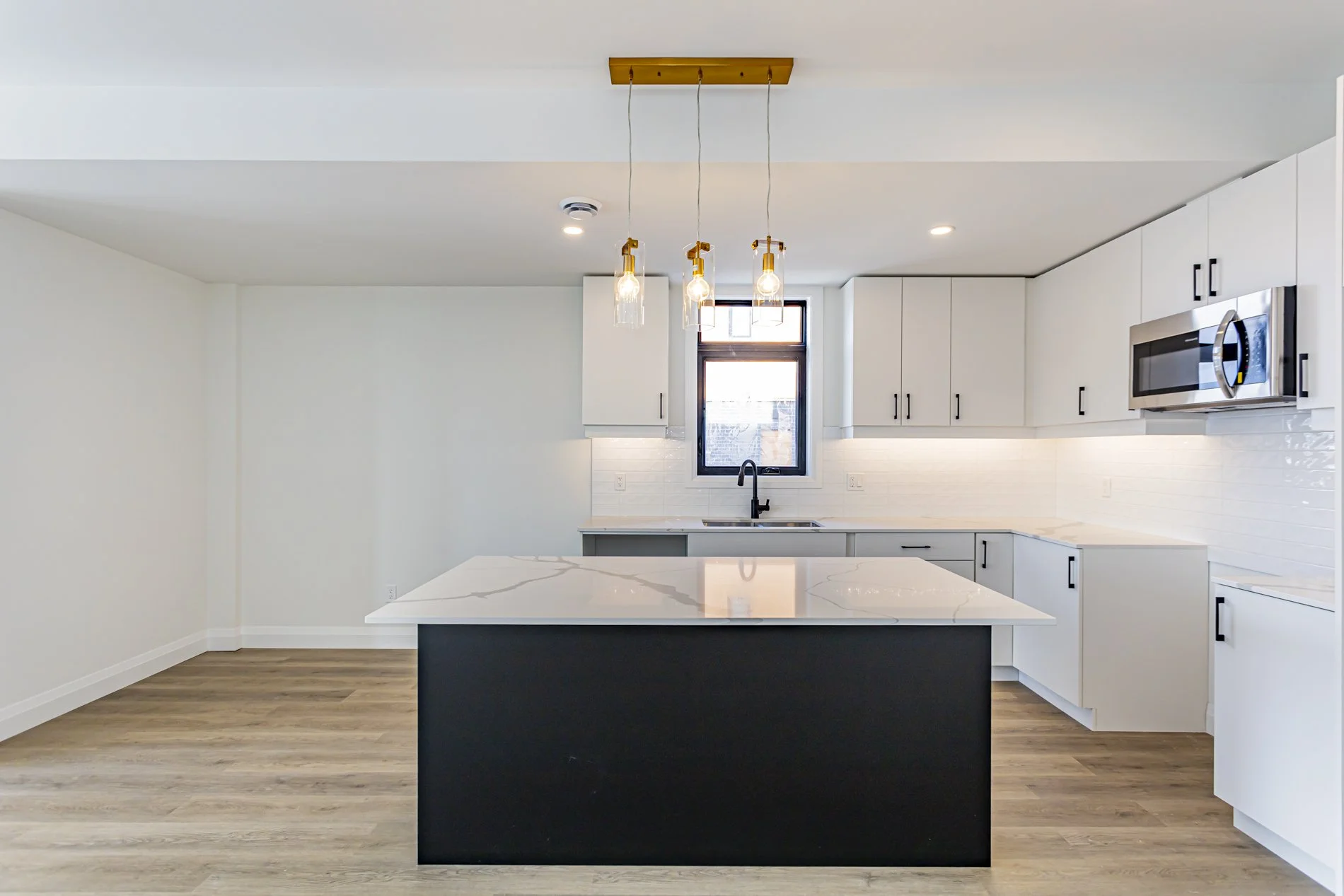 43-3900 Savoy_07.jpg