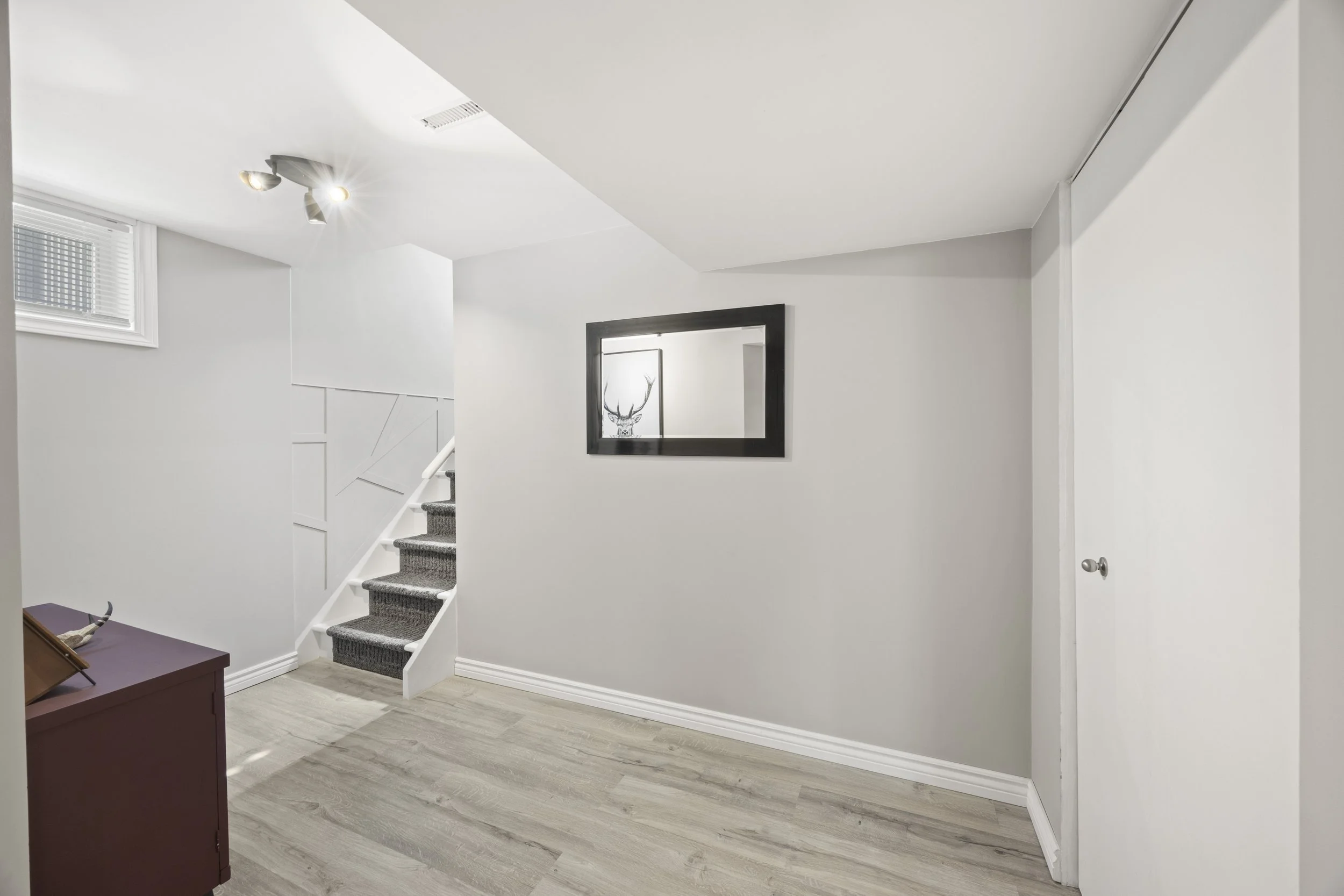 430 Magnolia Cres -29.JPG