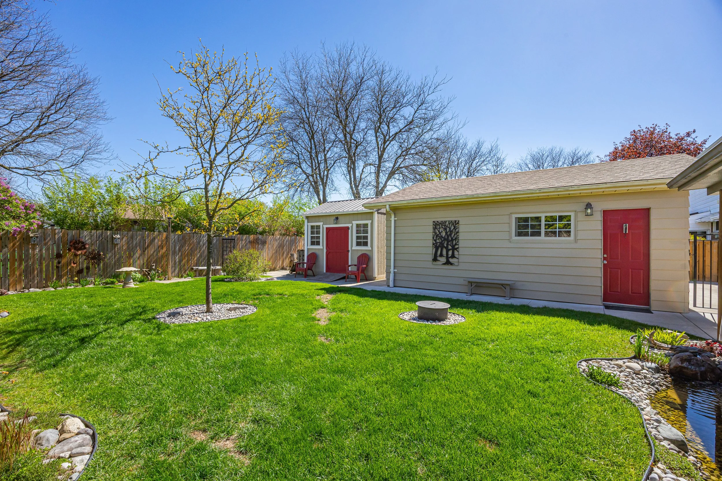 430 Magnolia Cres -42.jpg