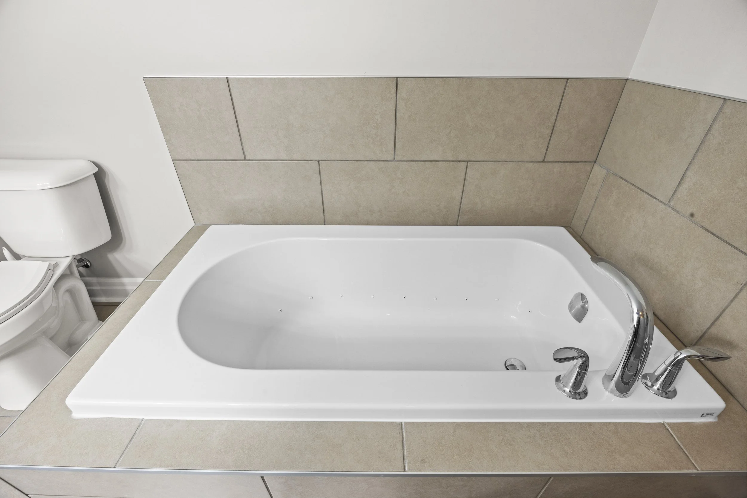 605-240 Village Walk -31.JPG