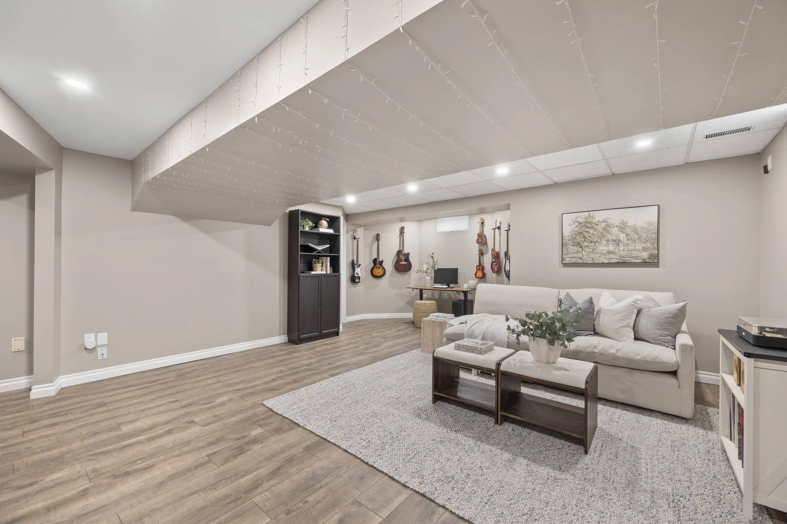 245 Ensign Cres -39.JPG