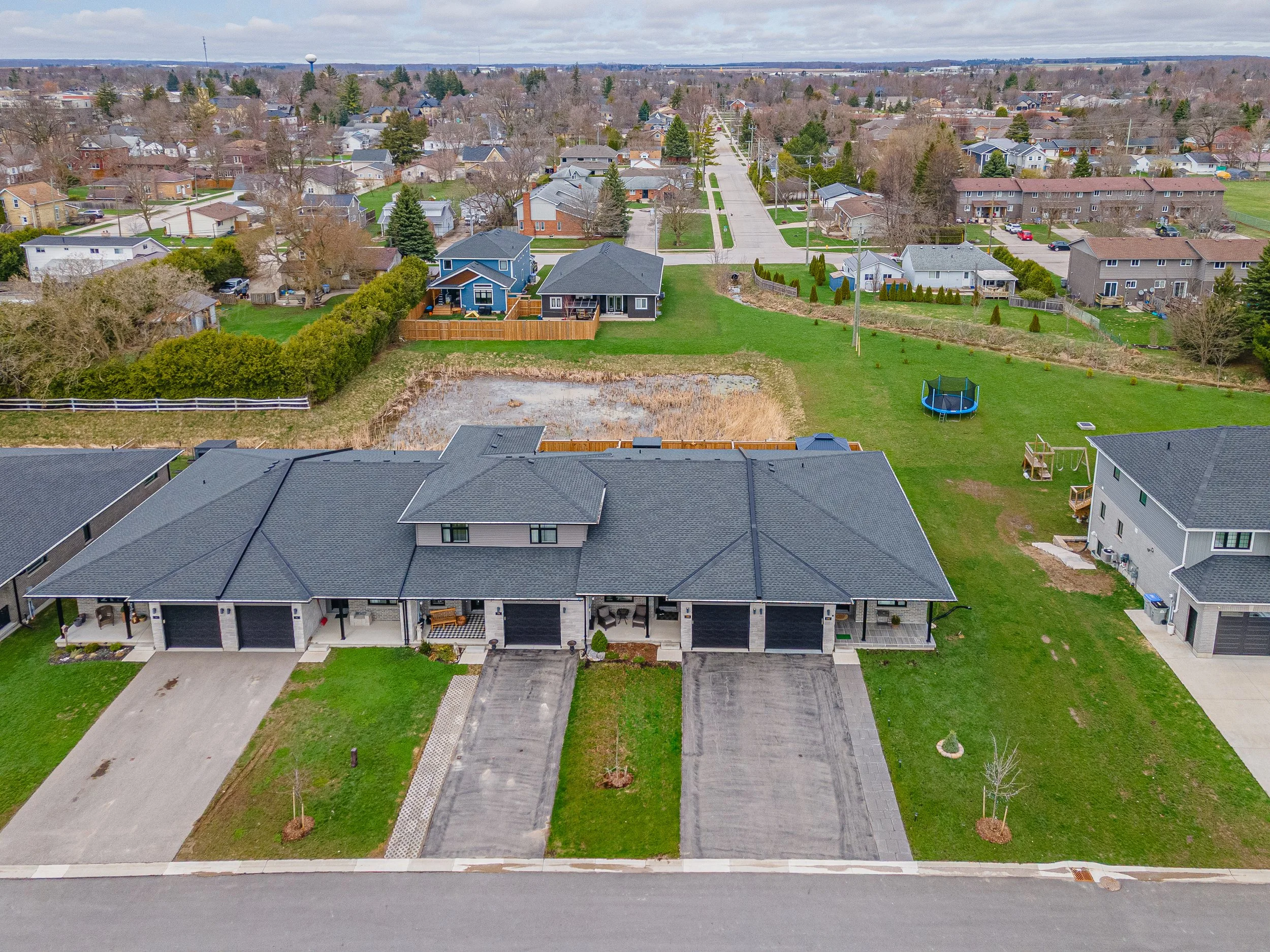 100 Rowe Ave -41.jpg