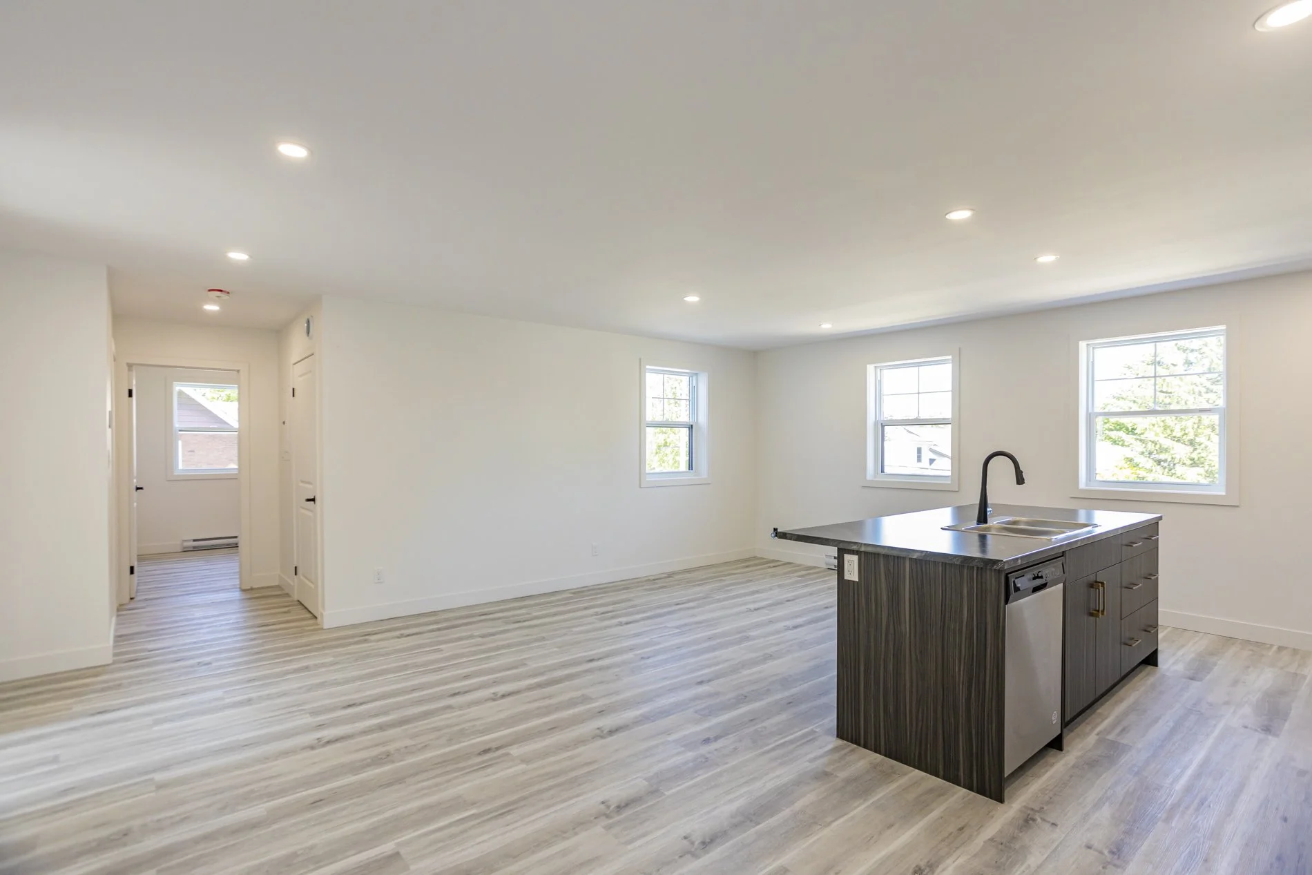 285 William St - Unit 4_02.JPG