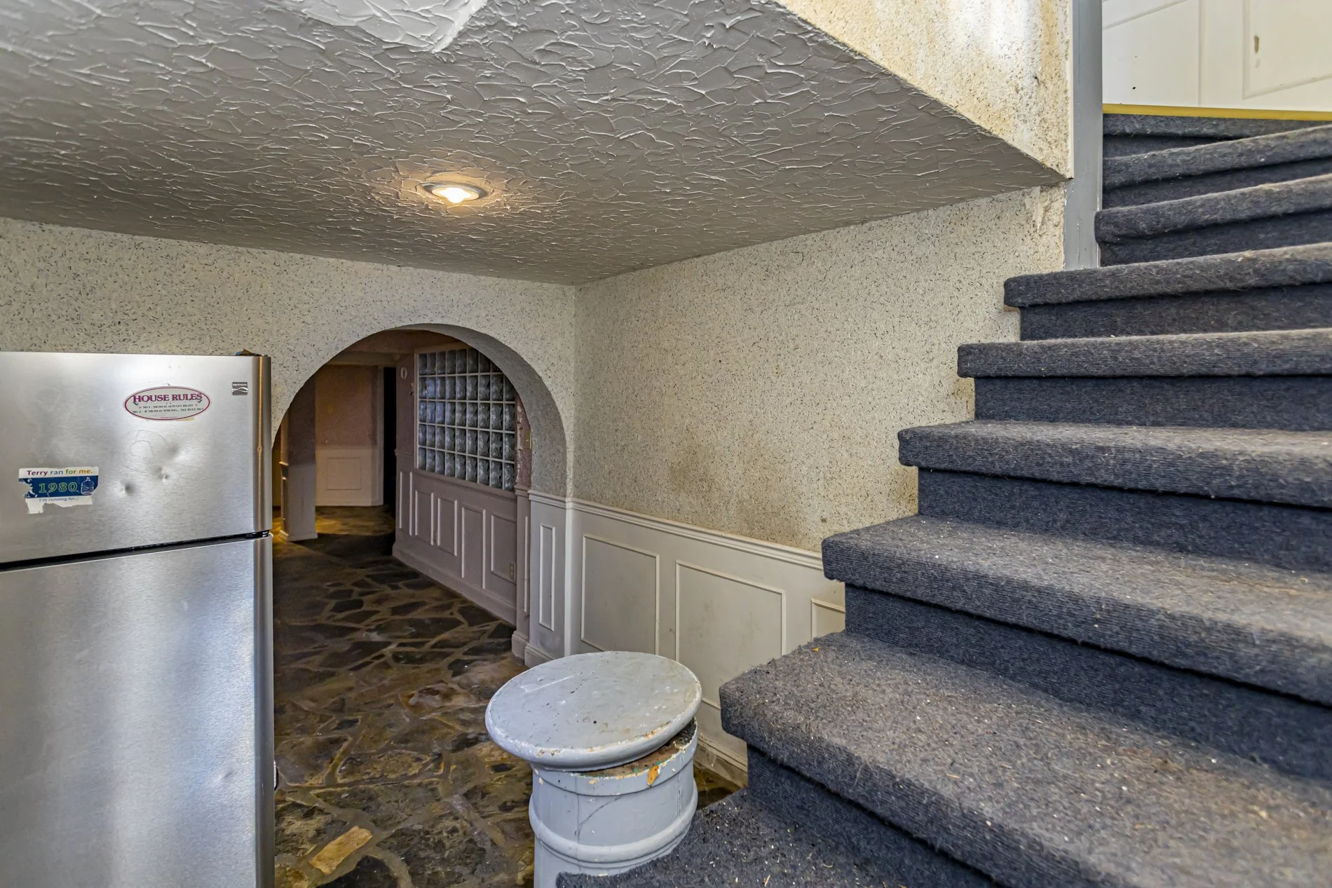 545 Commissioners Rd W_27.JPG