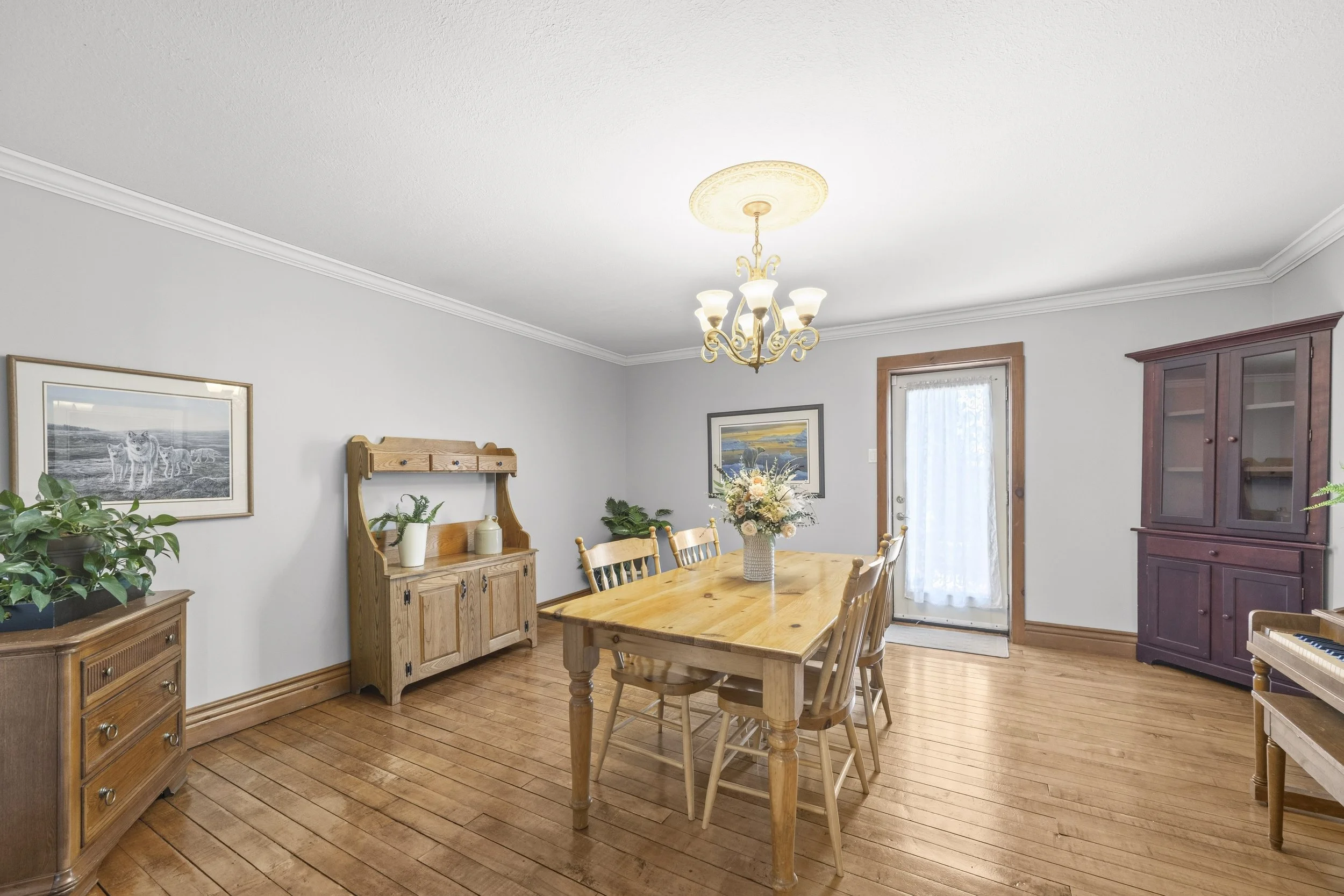 3229 Mcgillivray Dr -20.JPG