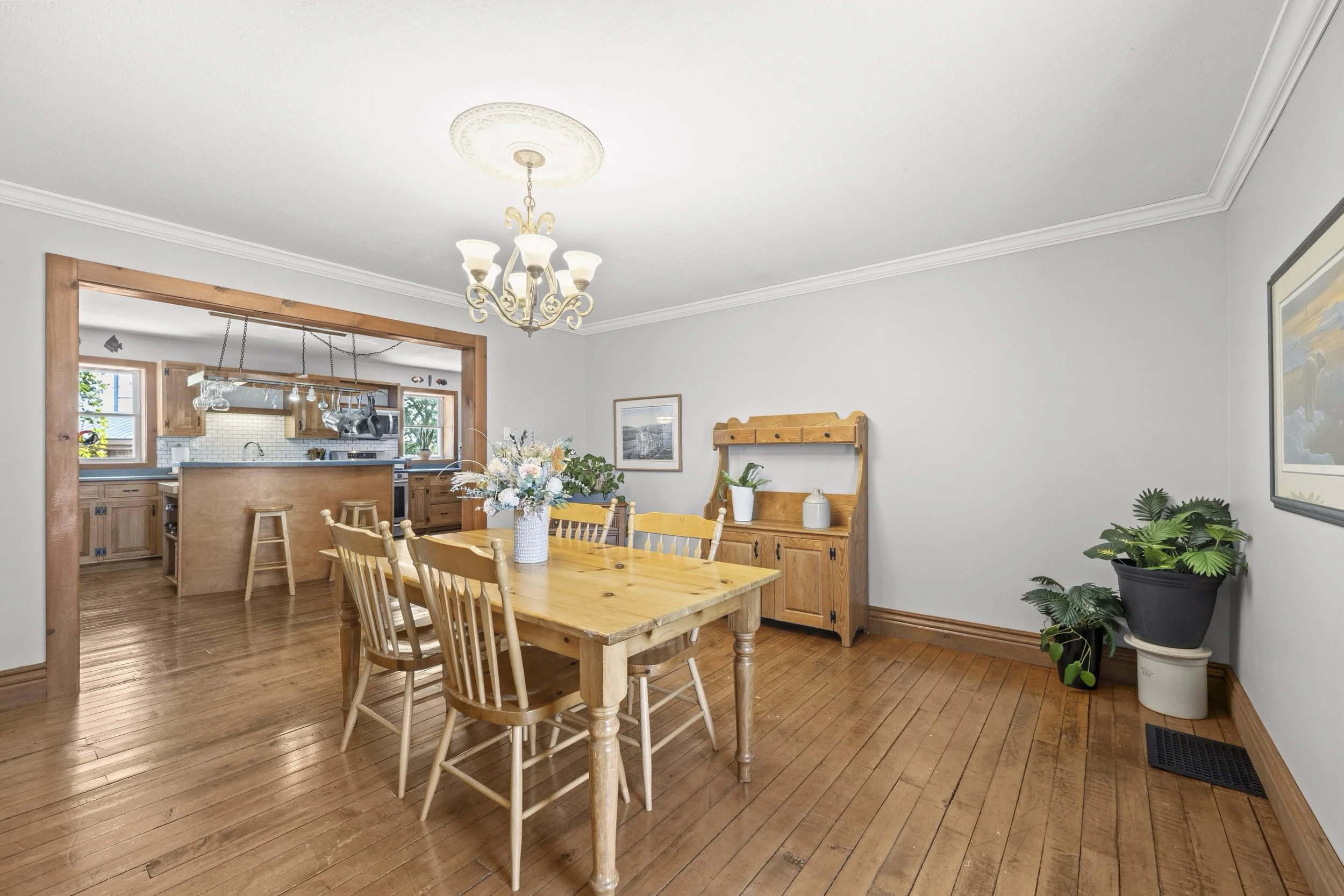 3229 Mcgillivray Dr -21.JPG