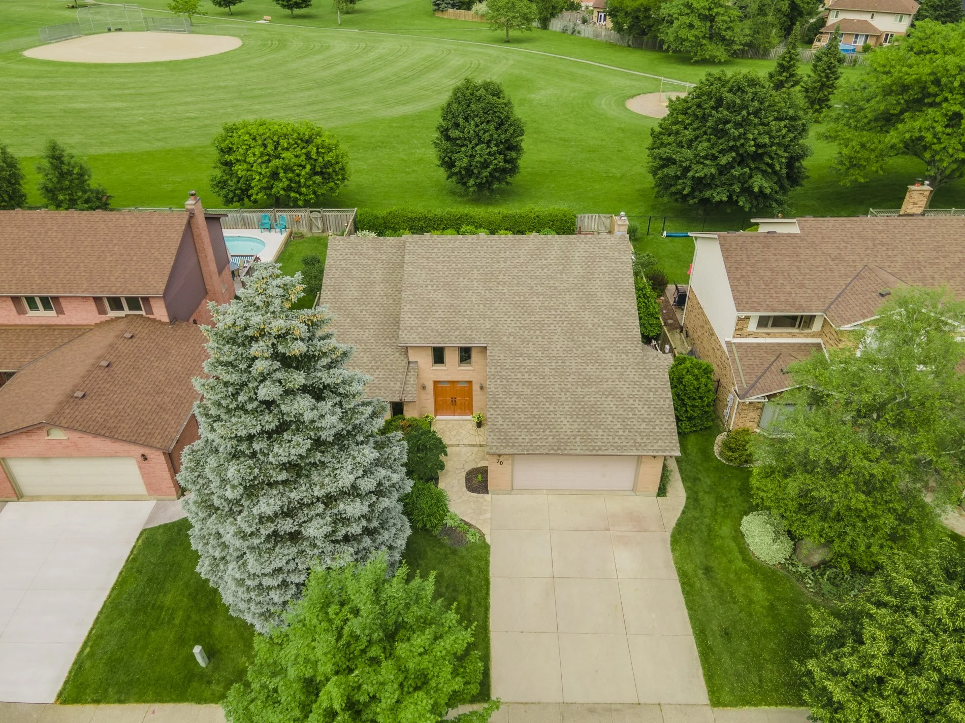 70 Thumnderbird Cres_50.JPG