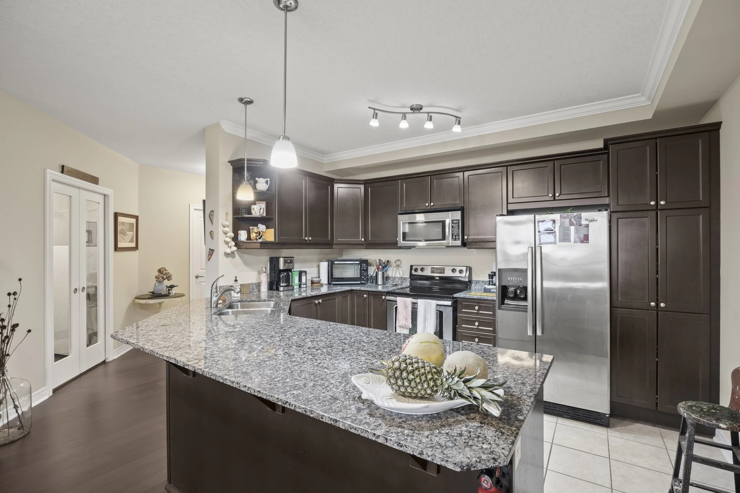 406-1030 Coronation Dr -11.JPG