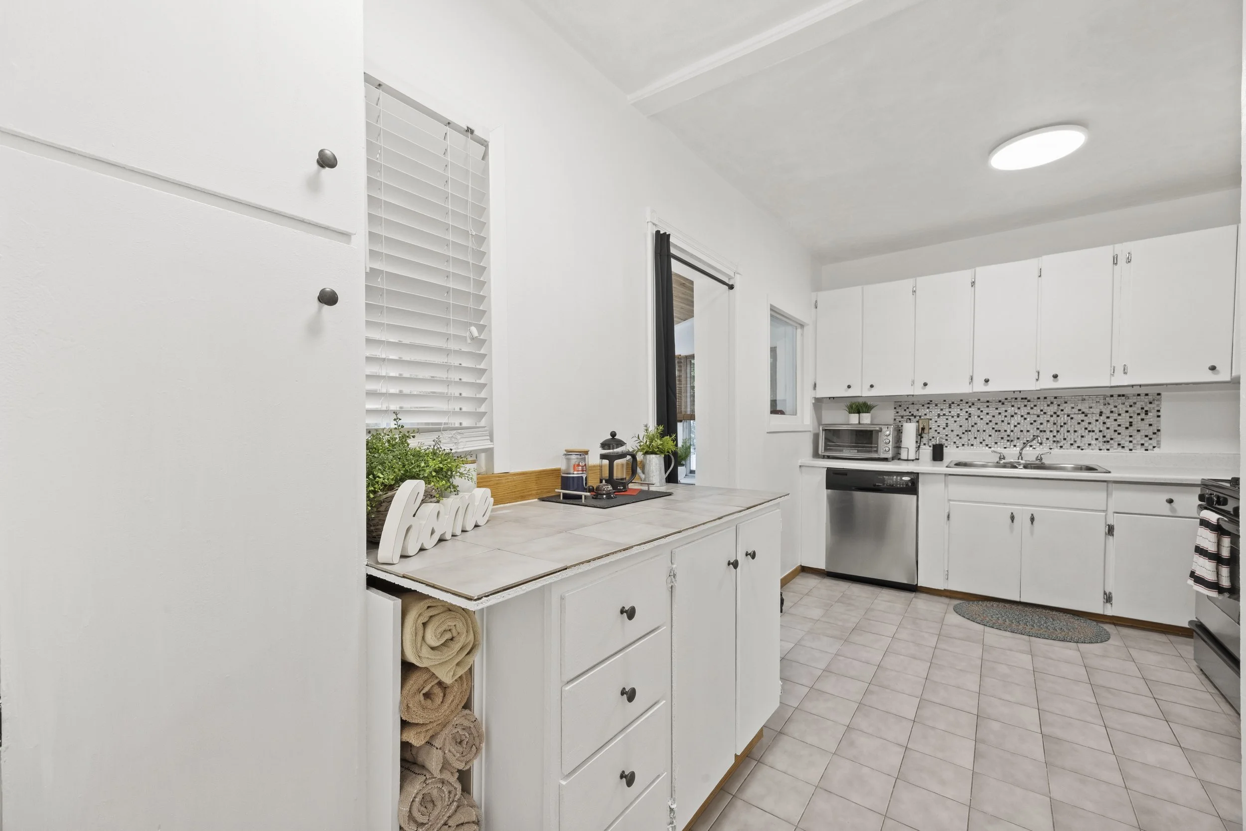 21 Wolseley Ave -18.JPG