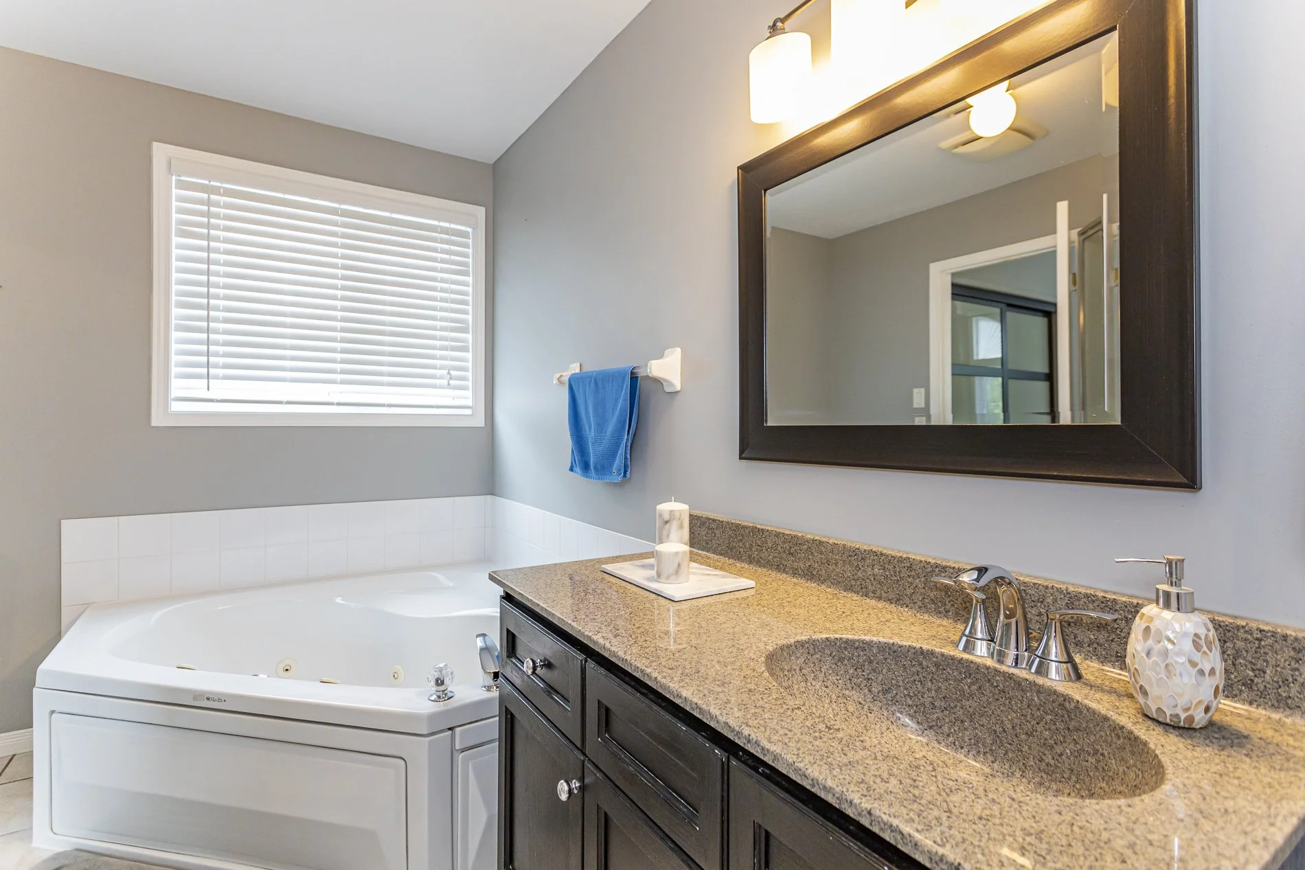 815 Whetherfield St_28.jpg