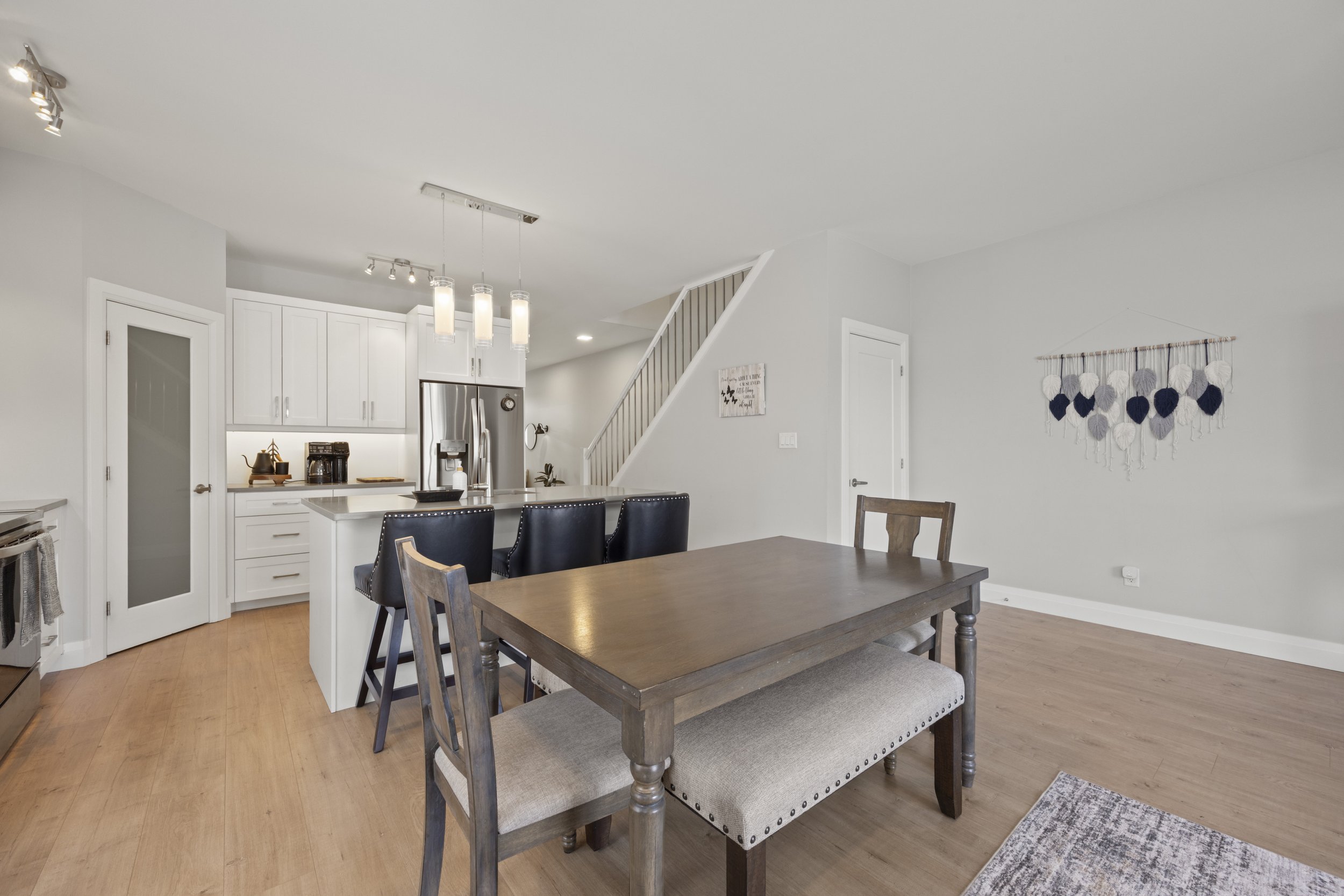 1-176 King St -18.JPG