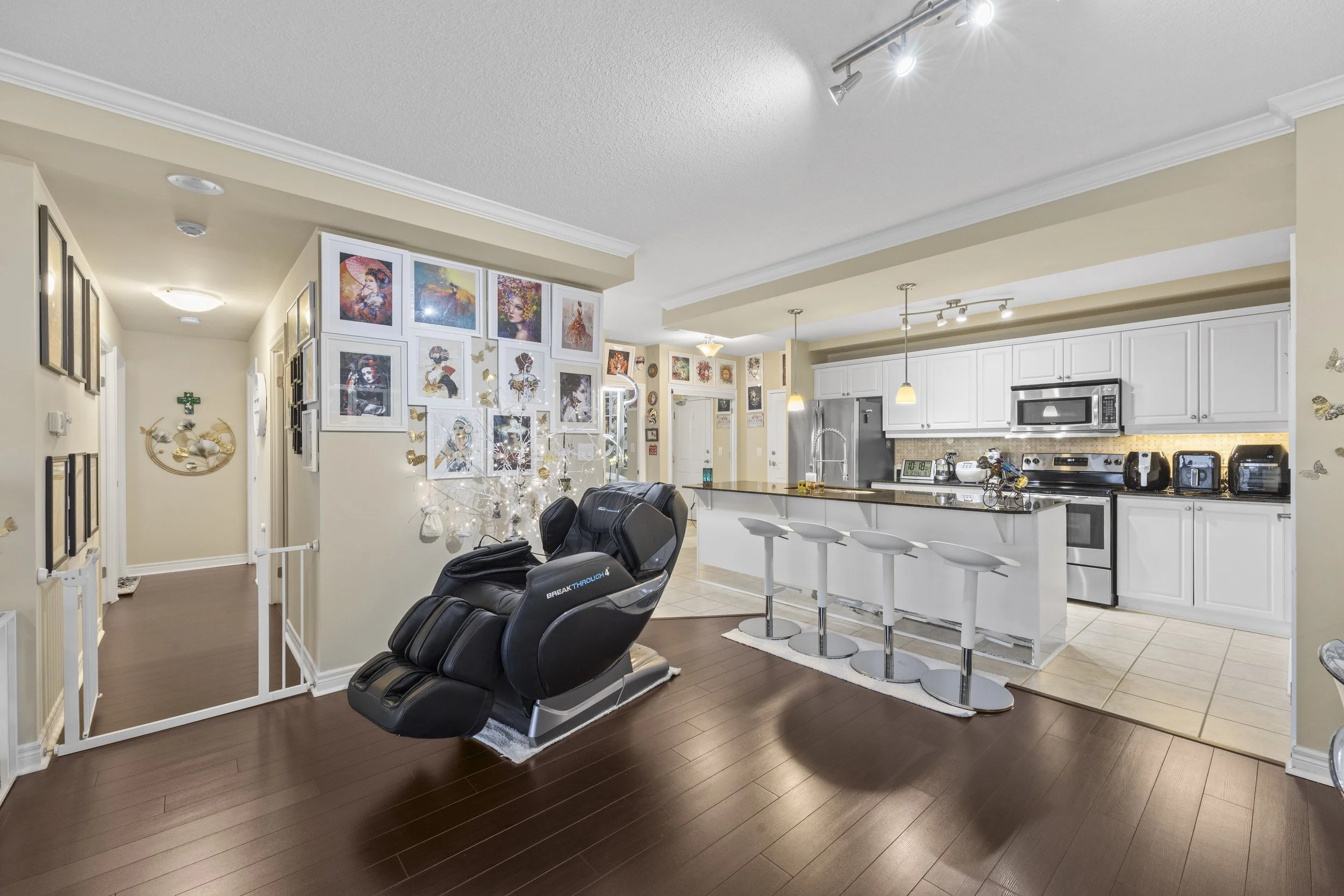 604-1030 Coronation Dr -19.JPG