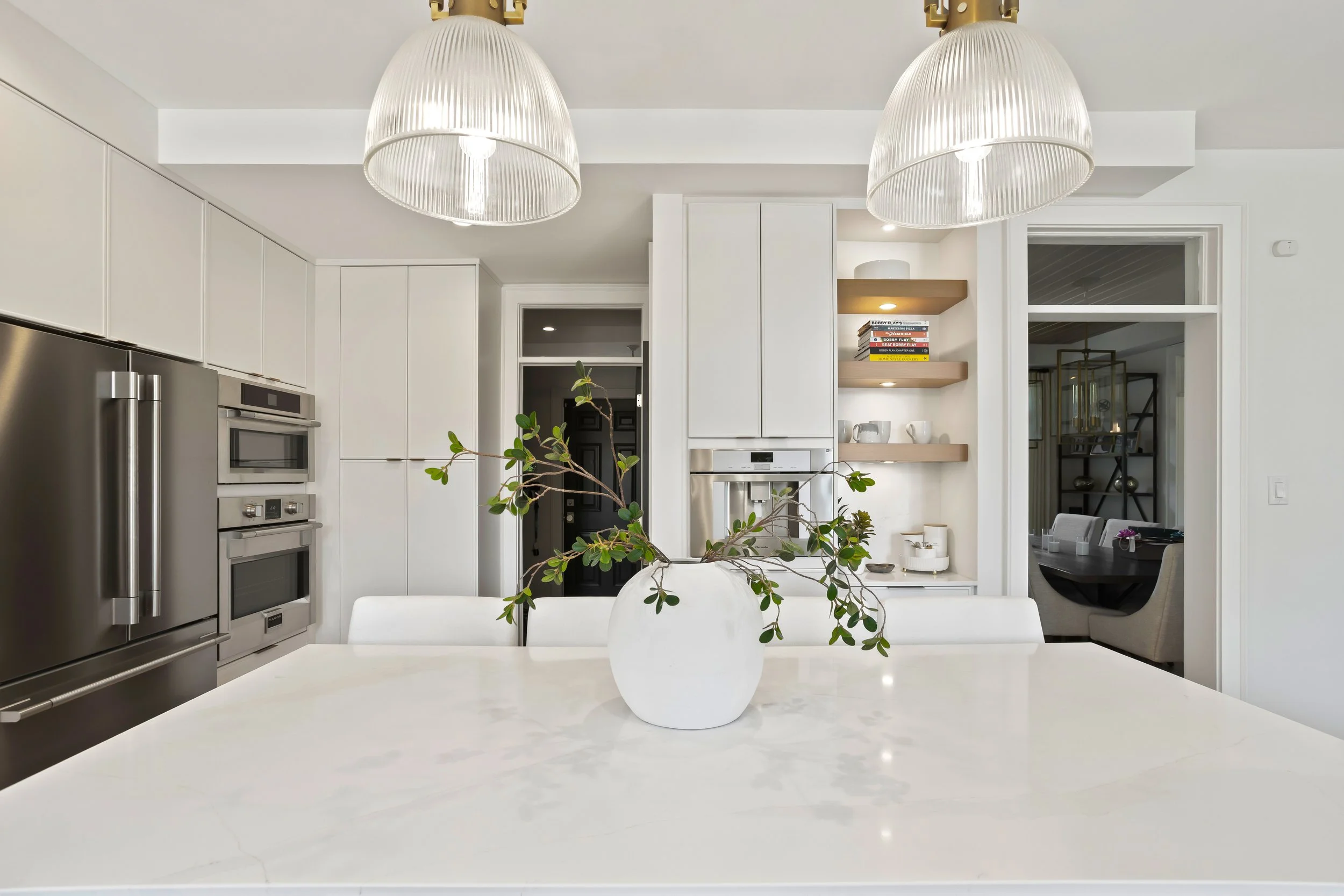 2201 Ladyslipper Cres-6.jpg