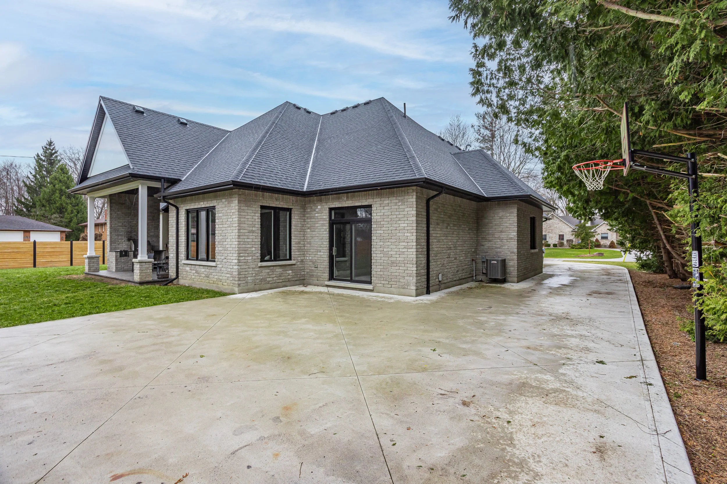 Thomas St Exteriors-11.jpg
