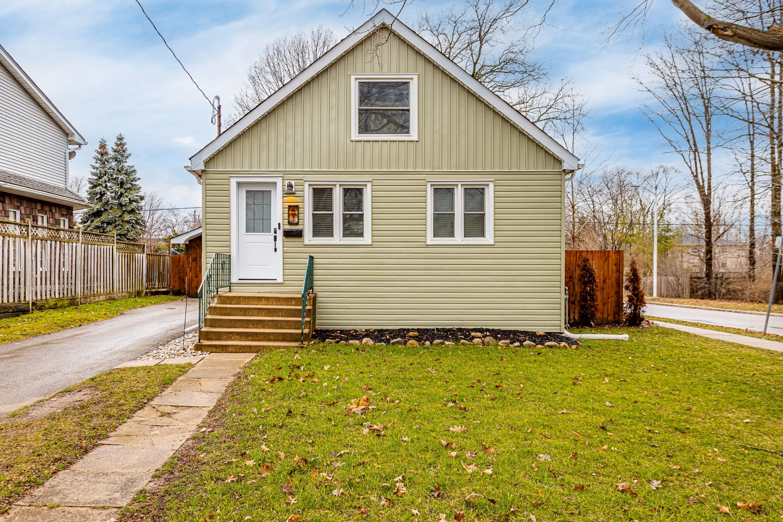 61 Gladstone Ave-3.jpg