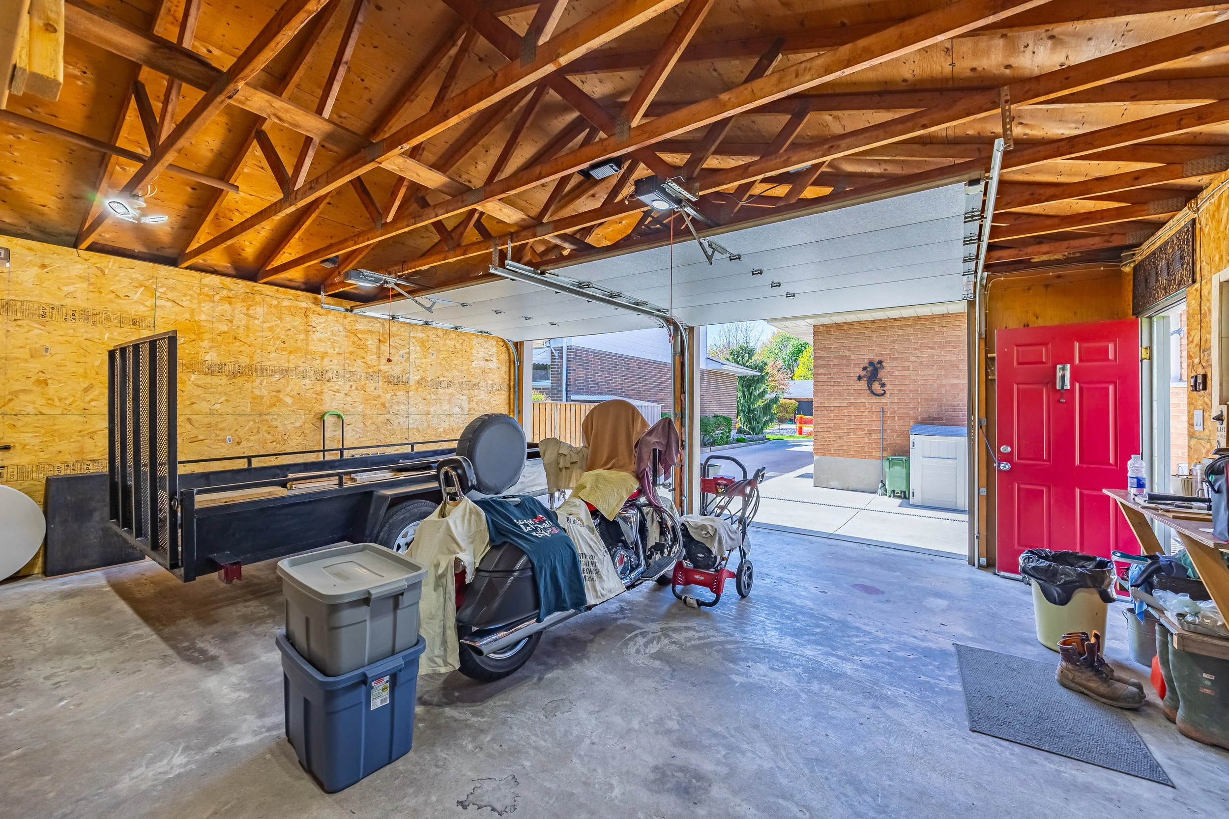 430 Magnolia Cres -39.jpg