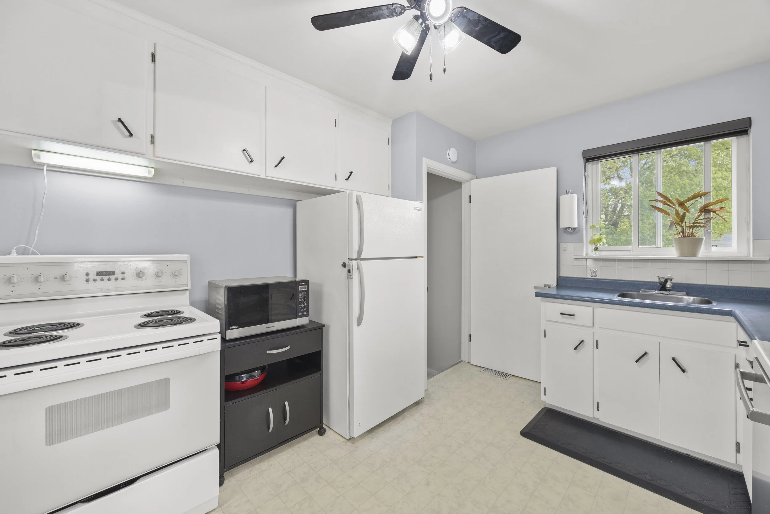 219 Burnside Dr -16.JPG