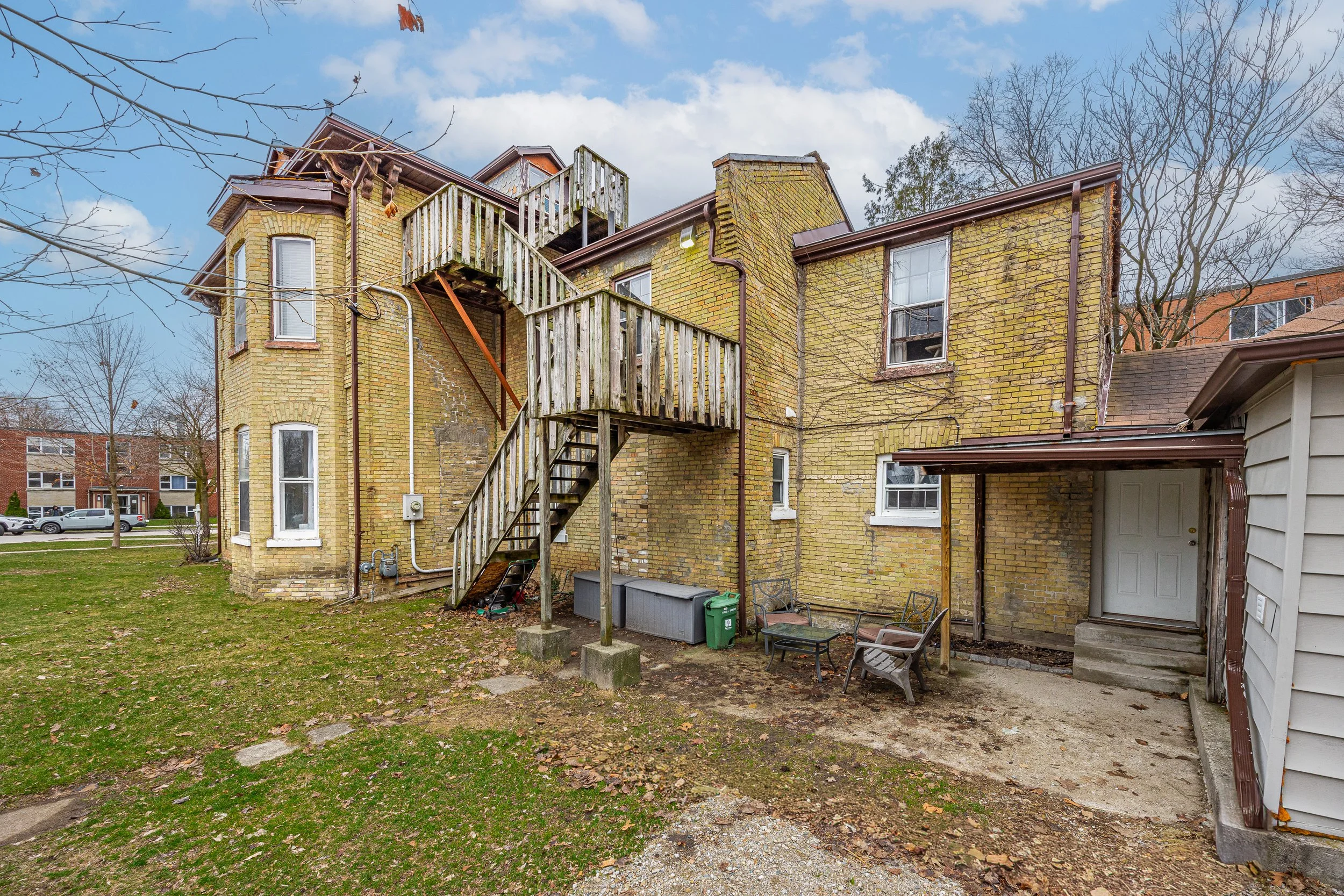 434 Dufferin Ave -36.jpg