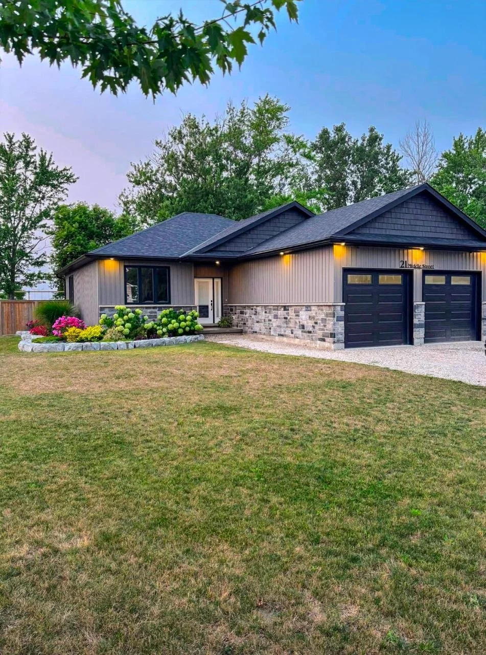 SUMMER - 21 Middle St-3.jpeg