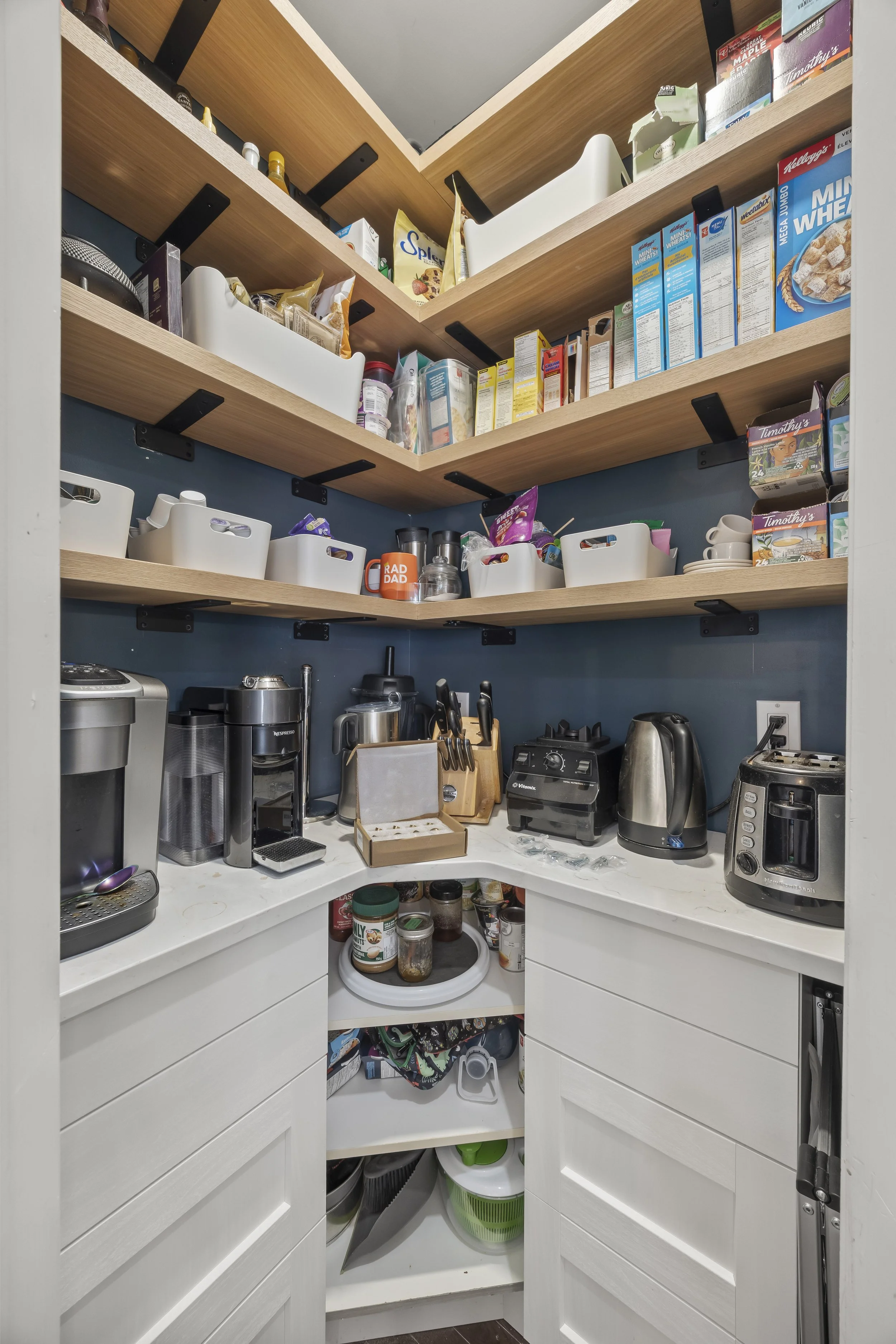 672 Clearwater Cres -18.JPG