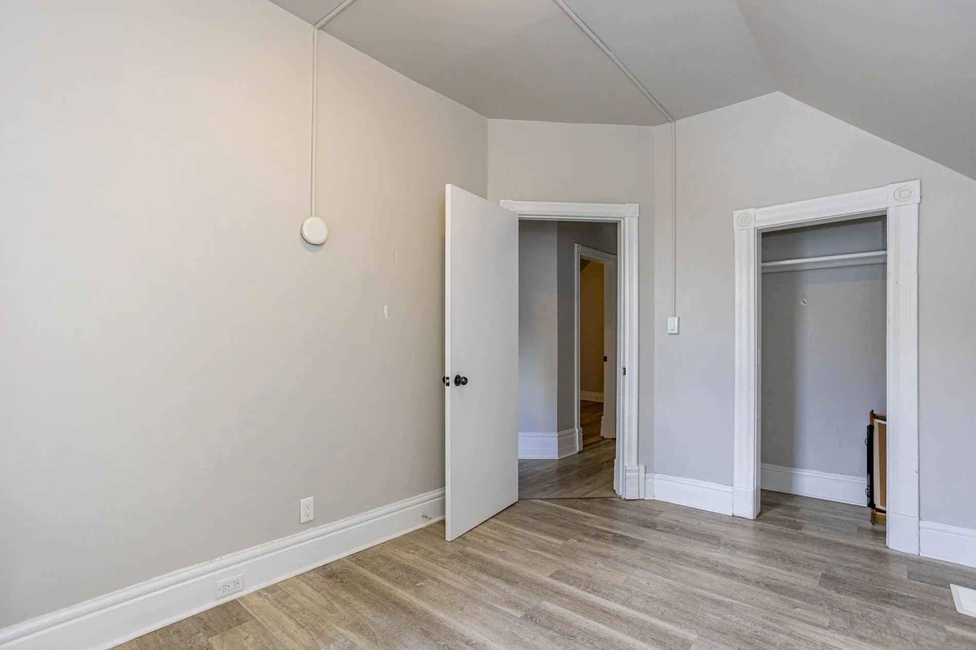 621 Dufferin Ave_19.JPG