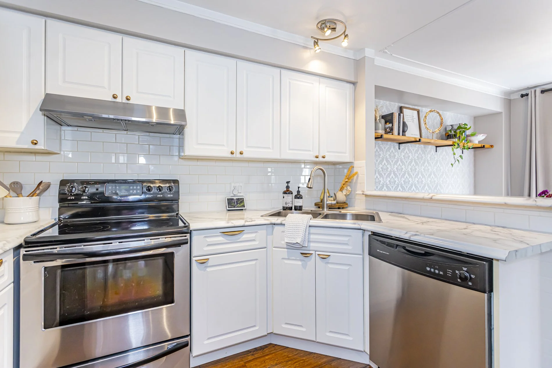 28-750 Osgoode Dr_17.JPG