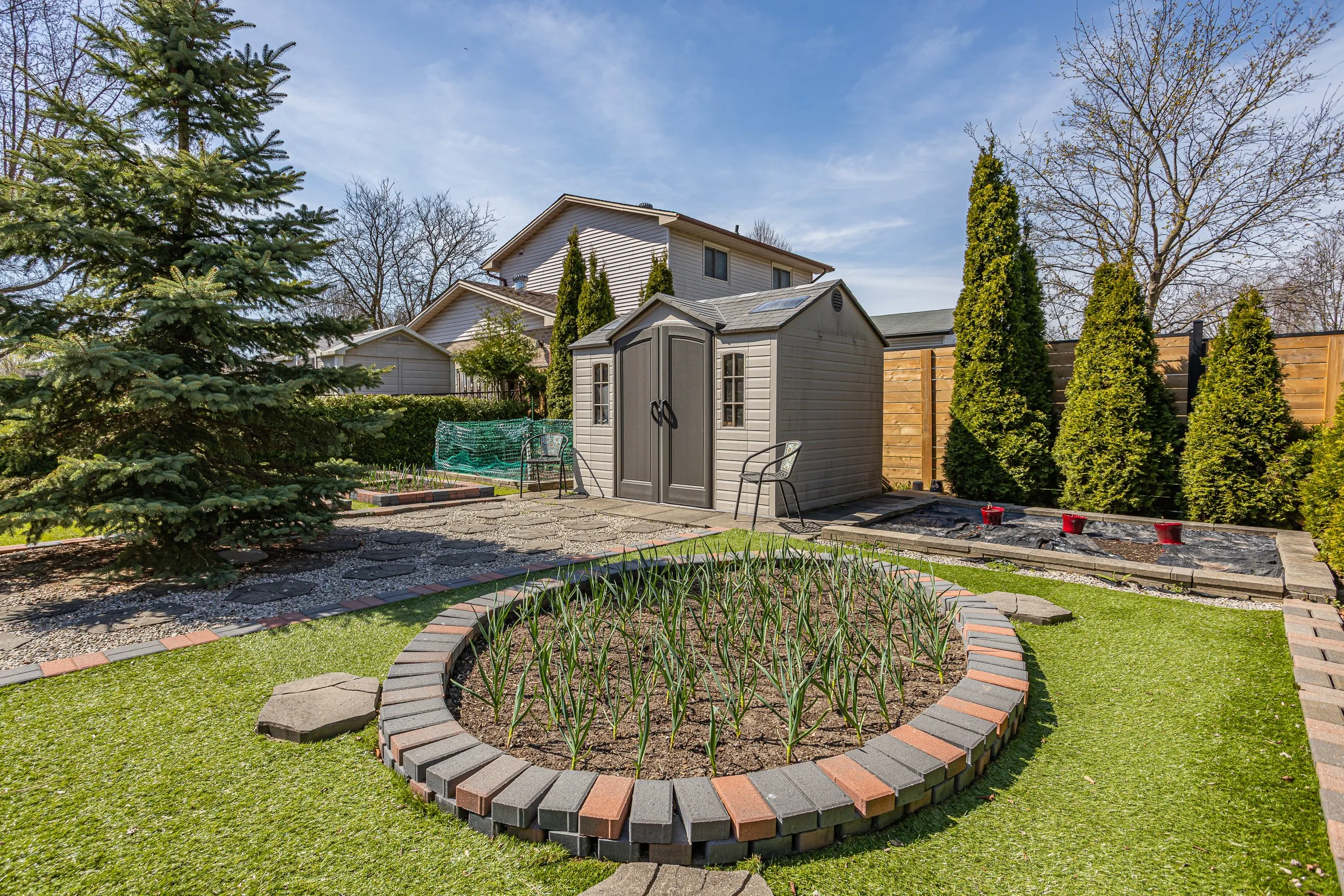 107 Ardsley Cres-37.jpg