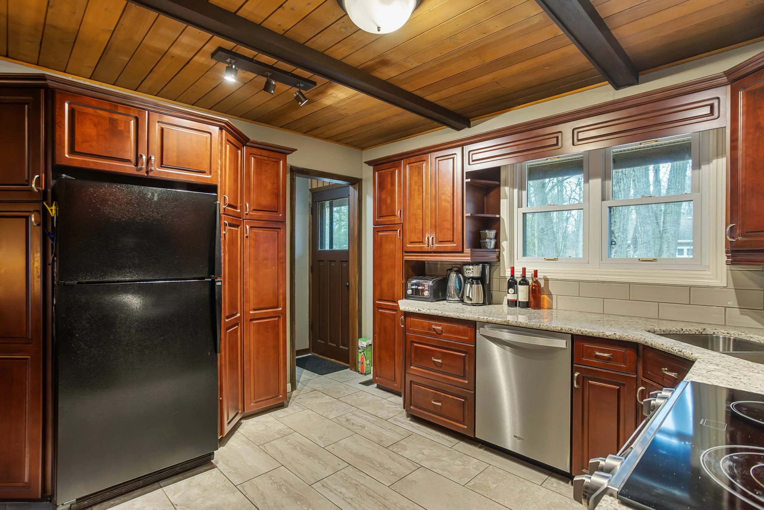 10405 Brewster Blvd-16.jpg