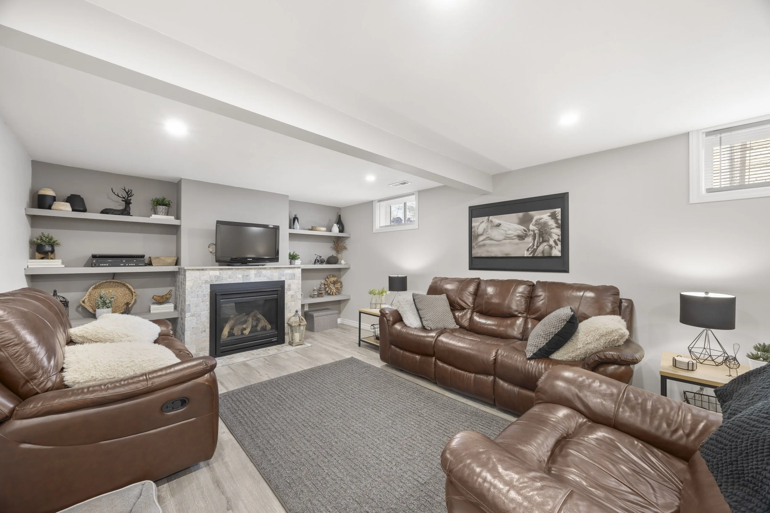 430 Magnolia Cres -32.JPG