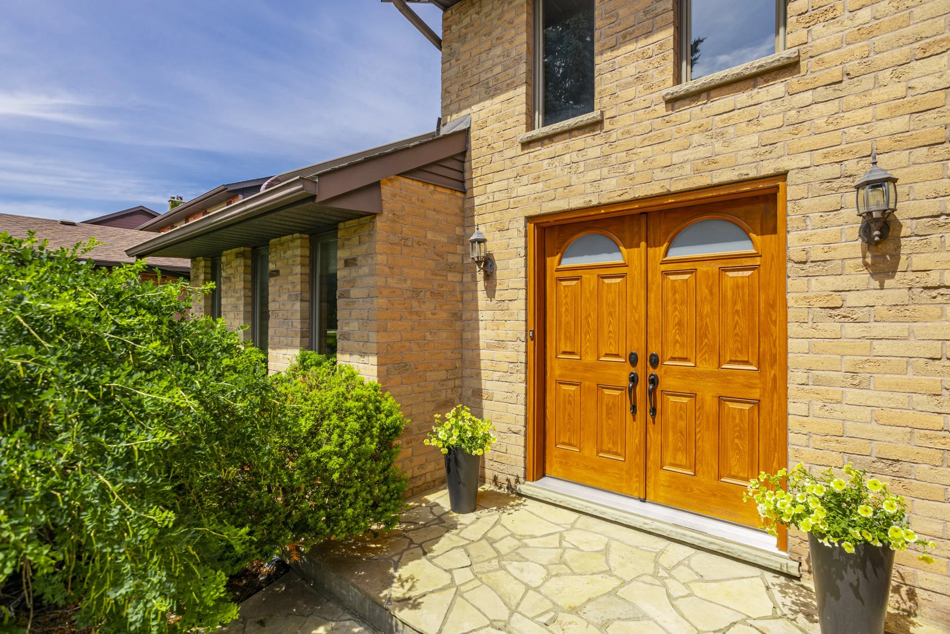 70 Thumnderbird Cres_07.JPG