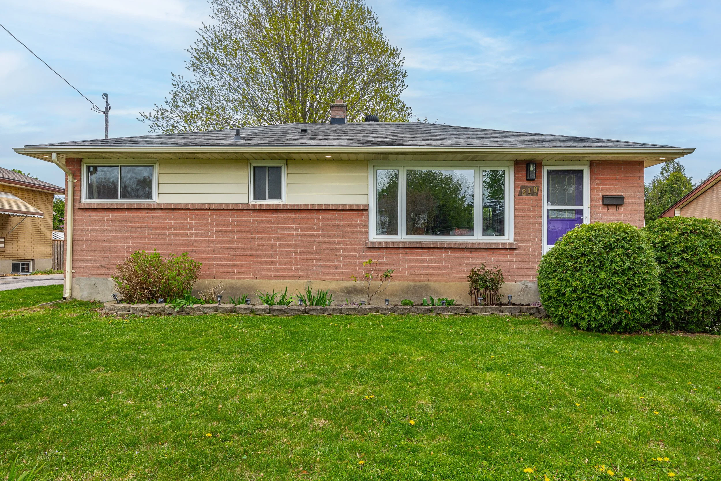 219 Burnside Dr -03.jpg