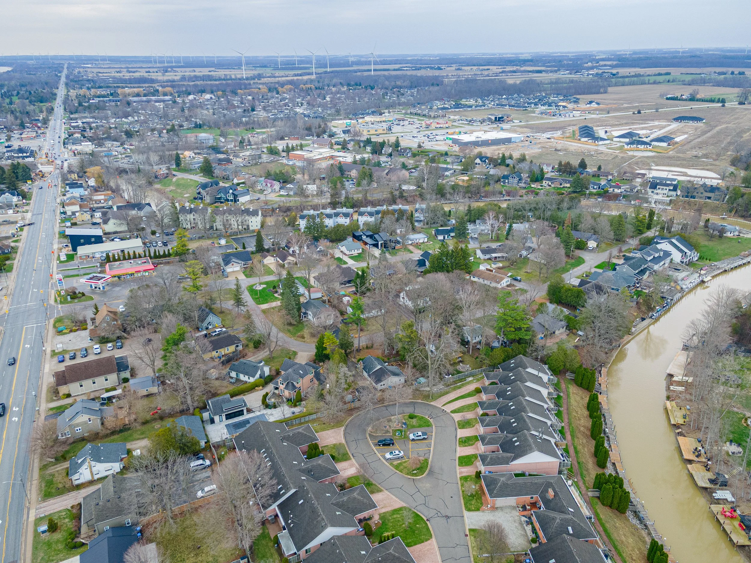 12-90 Ontario St S -53.jpg