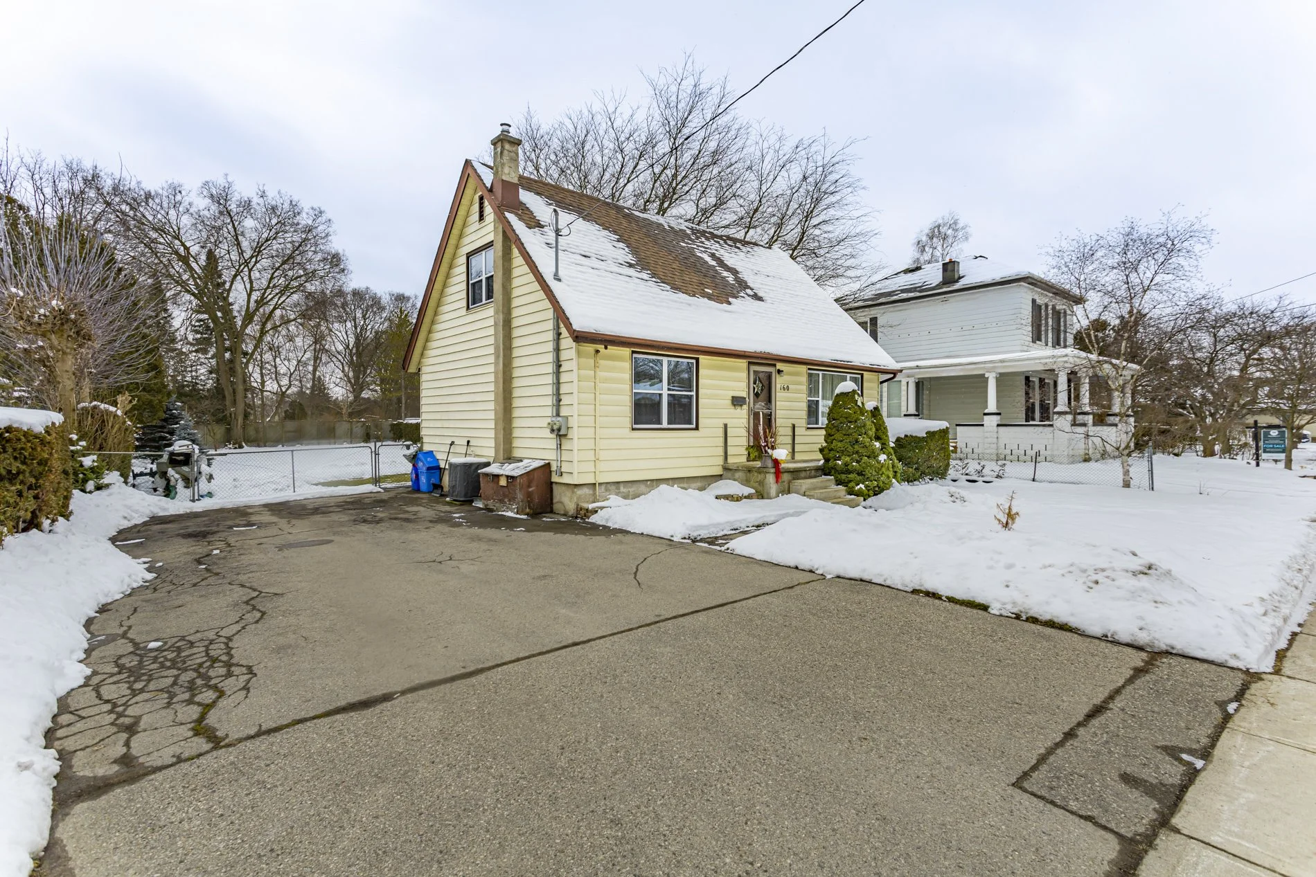 160 Springbank_01.jpg