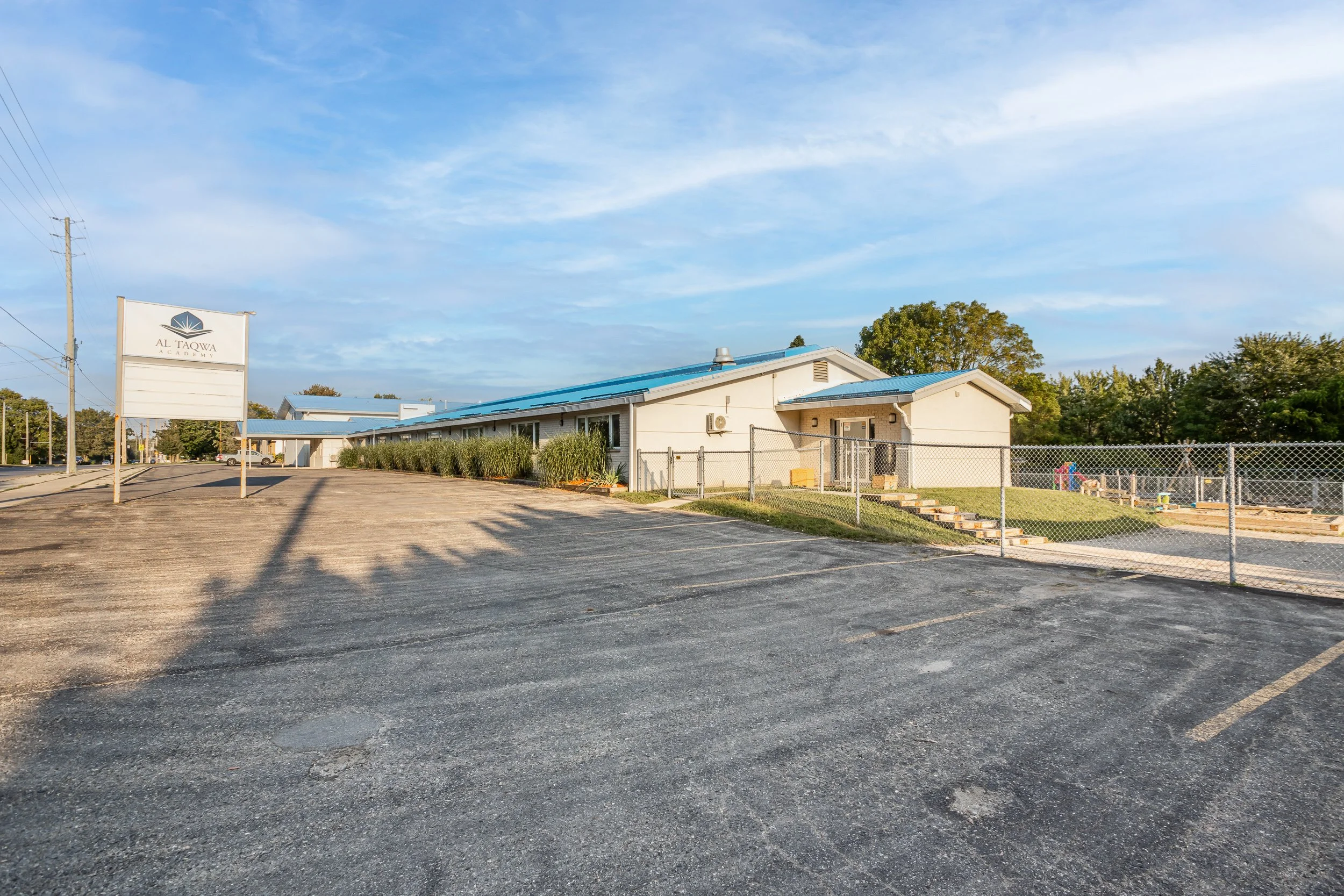 1697 Trafalgar St-2.jpg